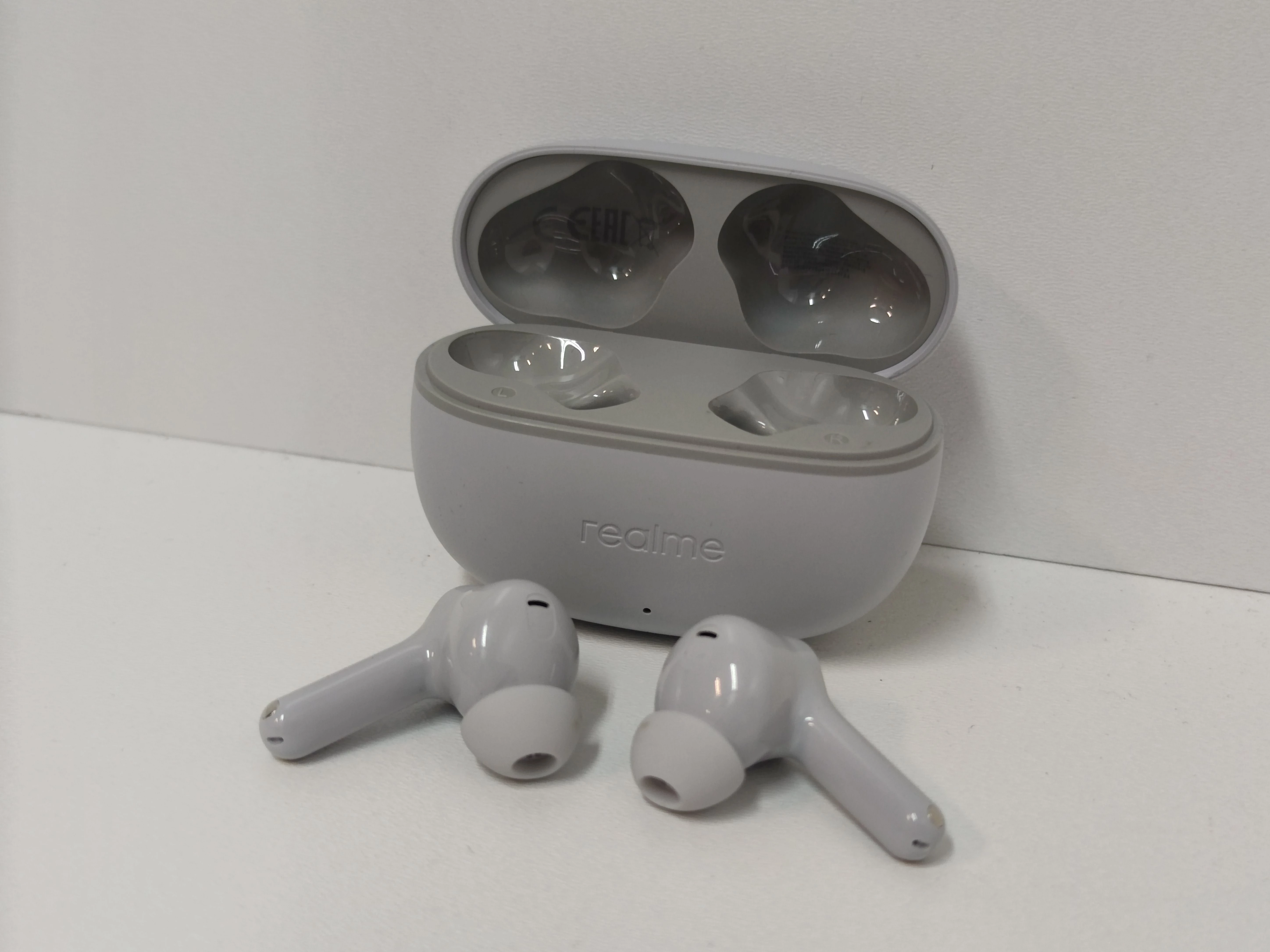 sluchawki-bluetooth-realme-buds-t200-stan-11323-2