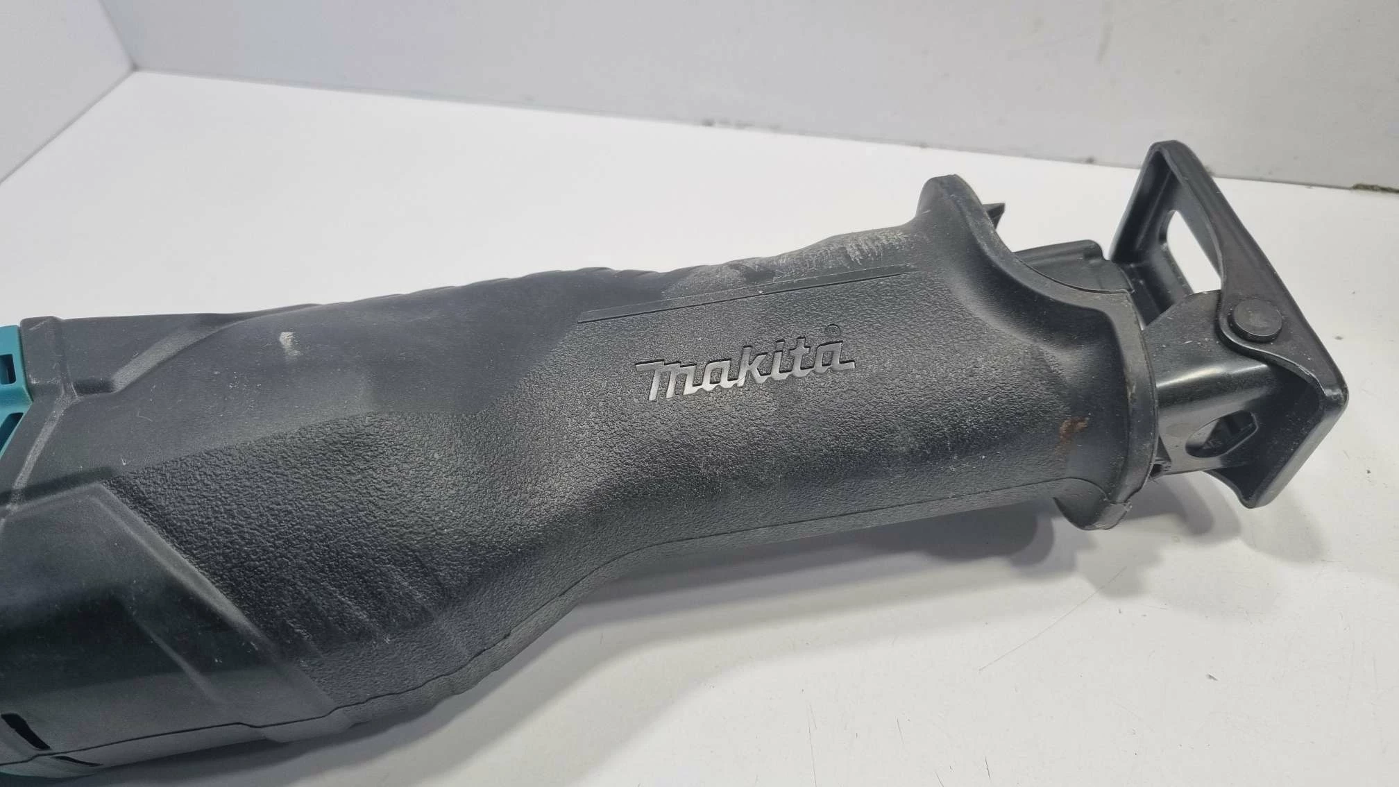 makita-djr186z-pila-posuwowa-szablasta-lisica-18v-seria-djr186z