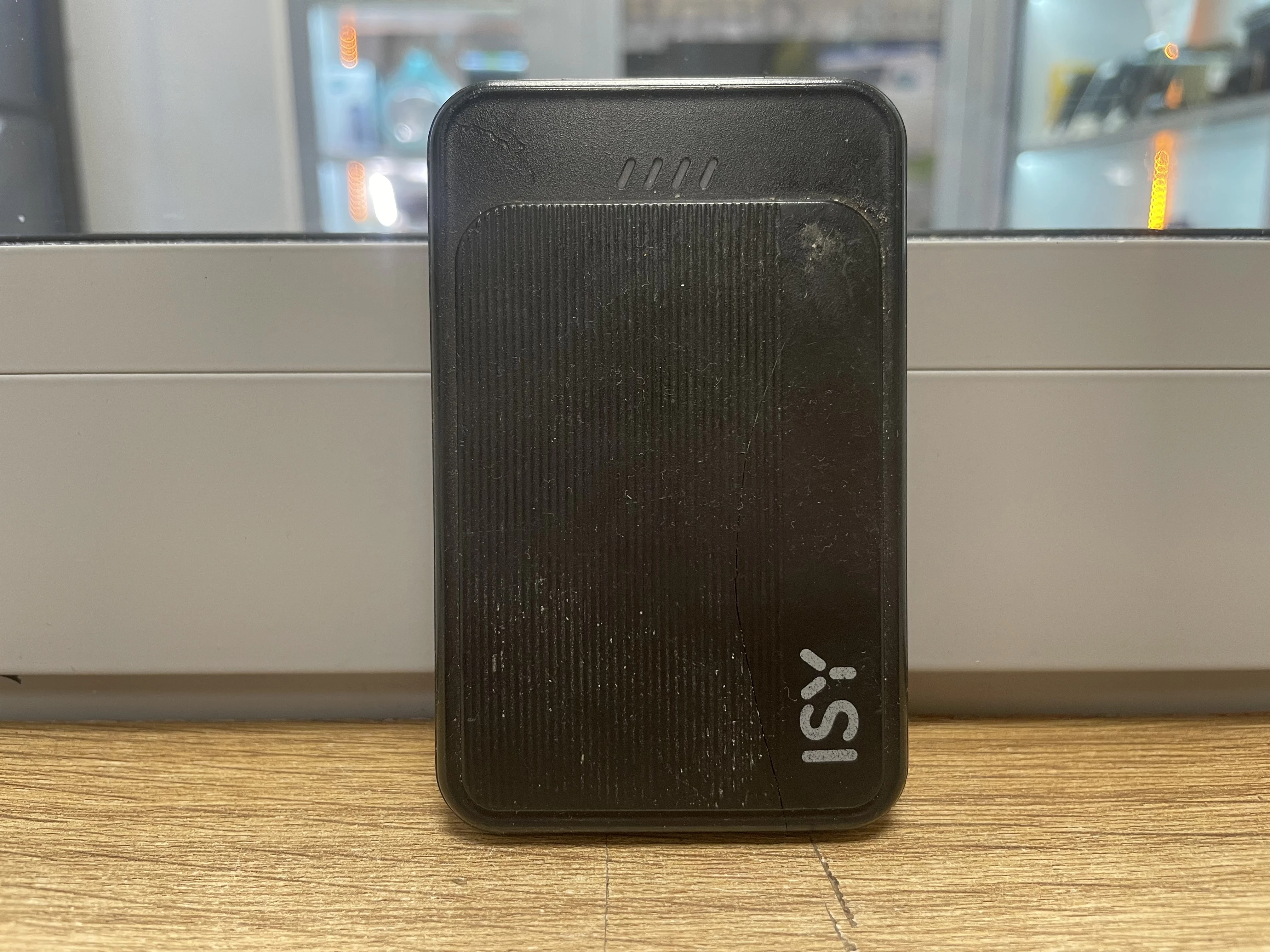 powerbank-isy-ipp-5000-c-bk-osiedle-centrum-d1-krakow