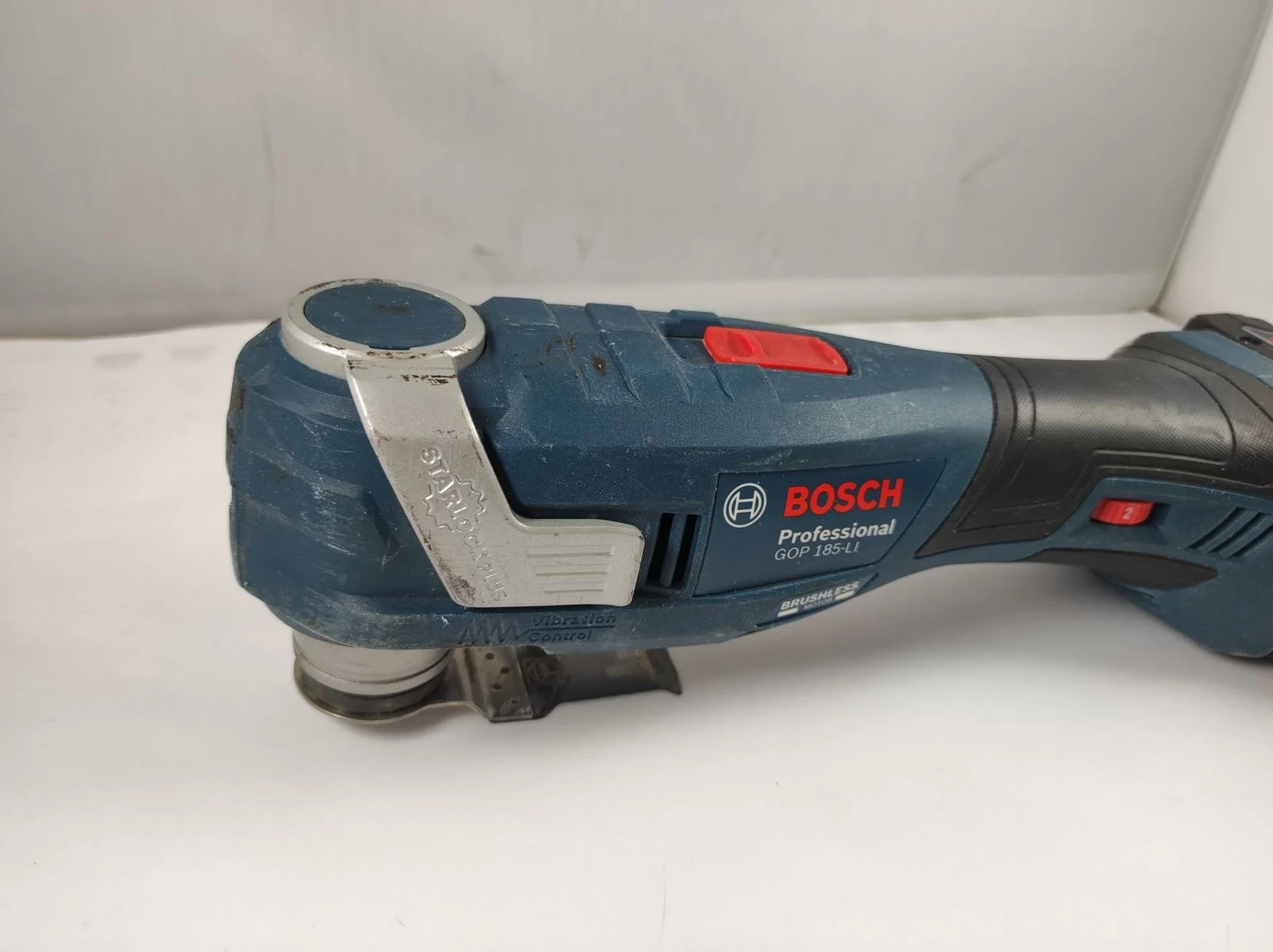 szlifierka-urzadzenie-wielofunkcyjne-bosch-gop-185-li-aku-20ah-ean-gtin-4059952606811