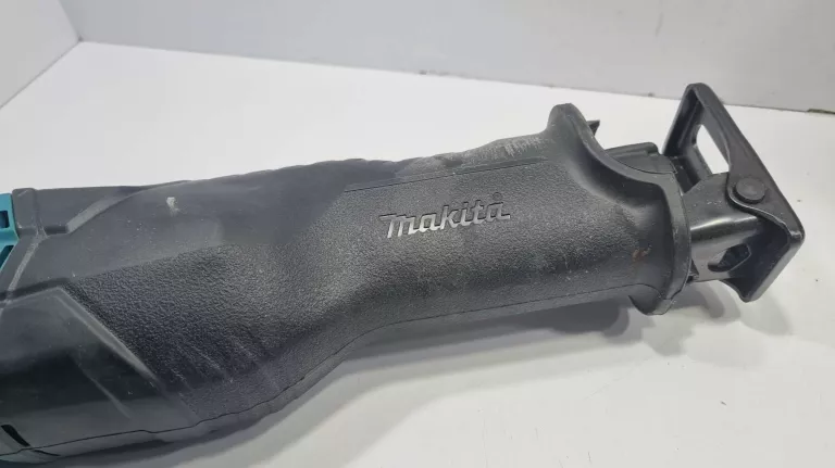 makita-djr186z-pila-posuwowa-szablasta-lisica-18v-seria-djr186z