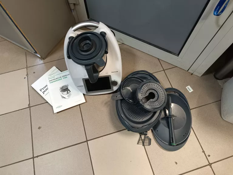 robot-kuchenny-thermomix-vorwerk-tm6-kolor-dominujacy-129357-2