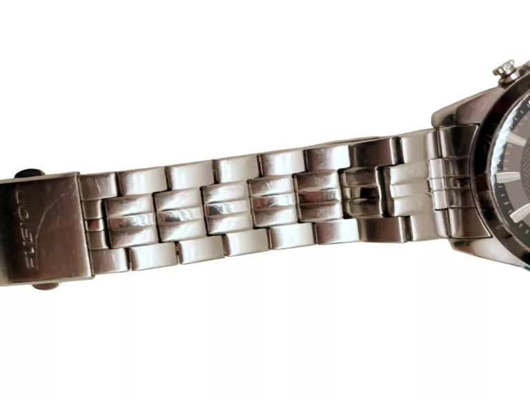 zegarek-lorus-vd53-048-grawer-na-spodzie-koperty-wodoszczelnosc-129221-6