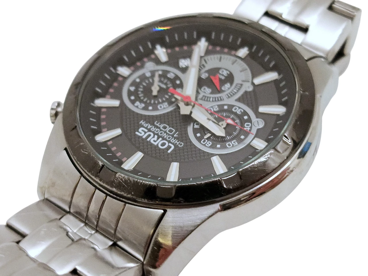 zegarek-lorus-vd53-048-grawer-na-spodzie-koperty-ksztalt-koperty-129223-2