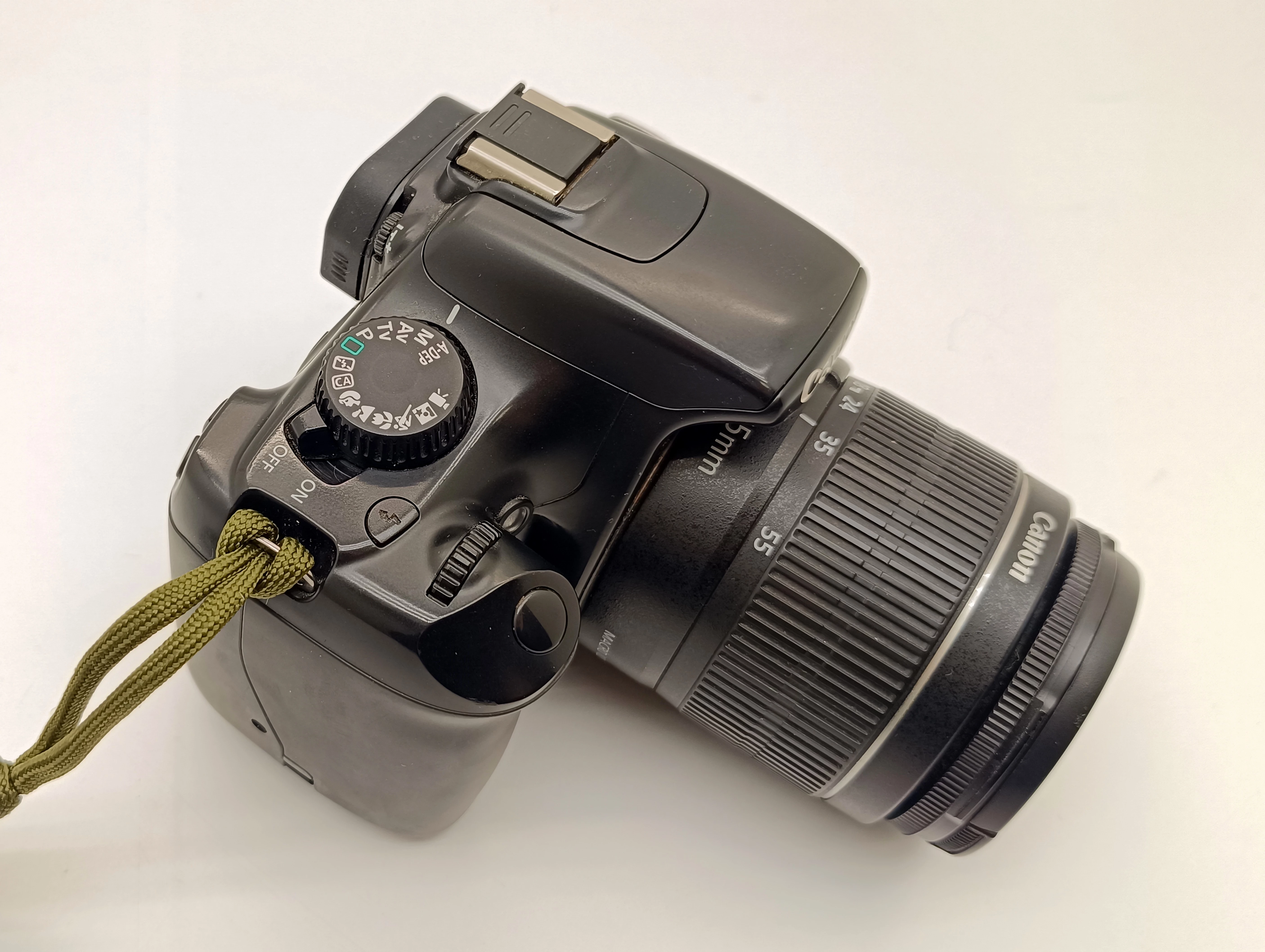 lustrzanka-canon-eos-1100d-korpus-obiektyw-efs-18-55-mm-rozmiar-matrycy-206882-228774