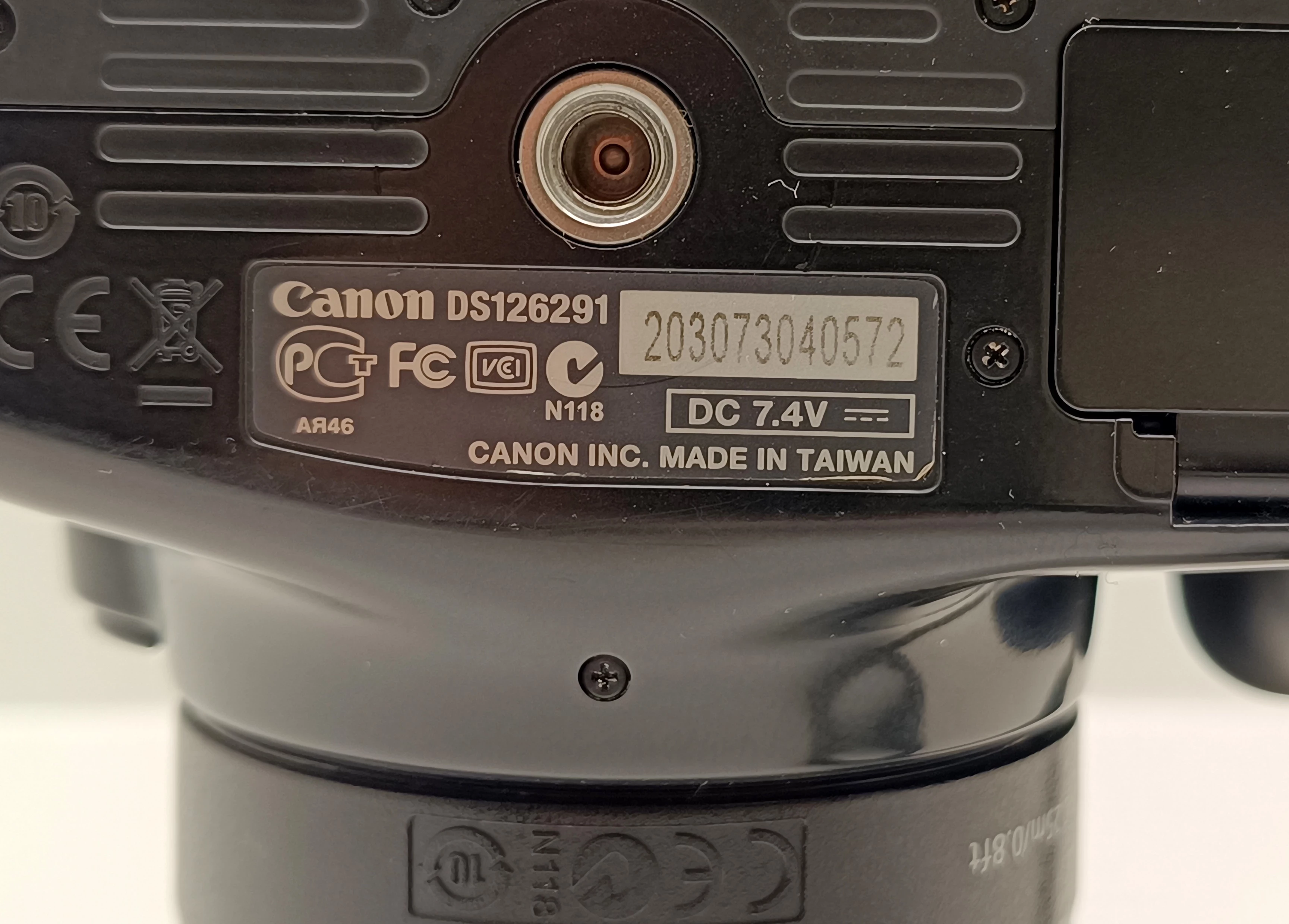 lustrzanka-canon-eos-1100d-korpus-obiektyw-efs-18-55-mm-typ-matrycy-14228-2