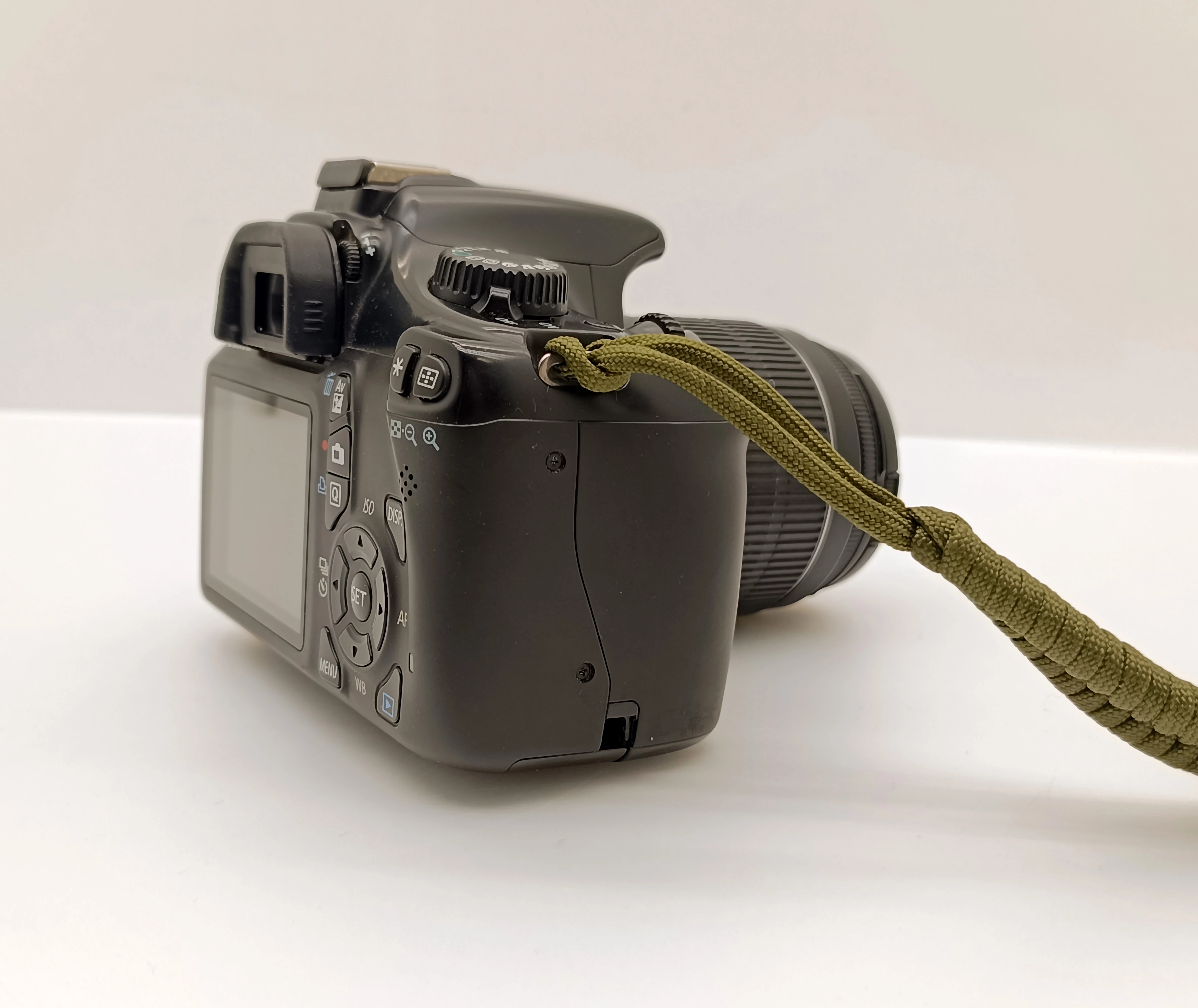 lustrzanka-canon-eos-1100d-korpus-obiektyw-efs-18-55-mm-marka-248811-1949762