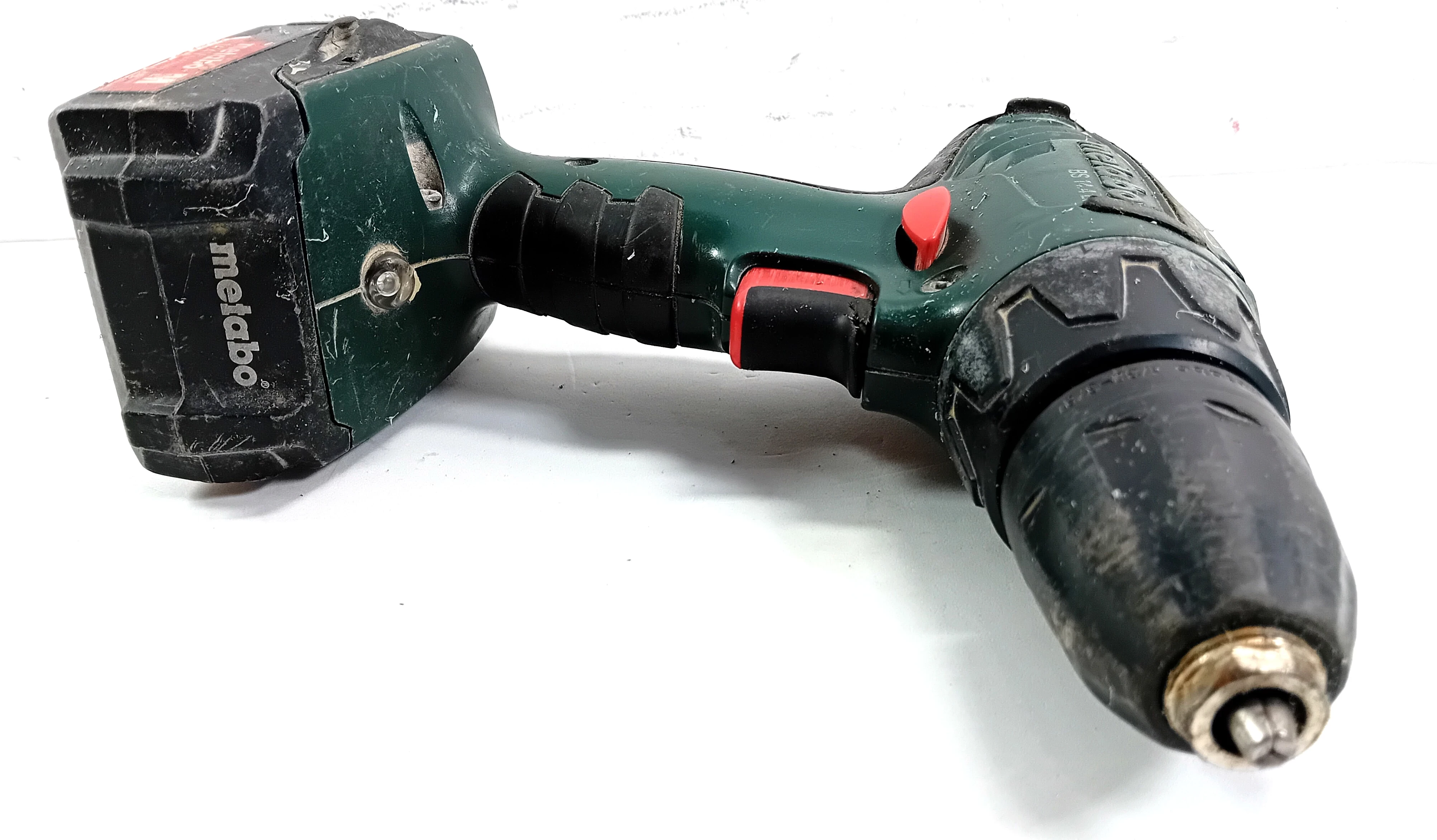 wkretarka-akumulatorowa-metabo-bs144-2-aku-15-ah-ladwal-stan-11323-2