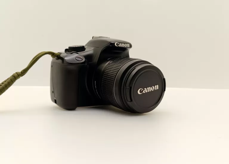 lustrzanka-canon-eos-1100d-korpus-obiektyw-efs-18-55-mm-stan-11323-2