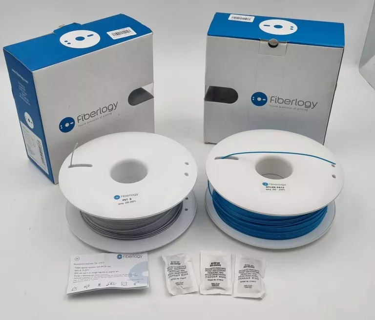 filament-fiberlogy-petg-silver-pa12-fiberlogy-blue-farbiarska-22e-mosina