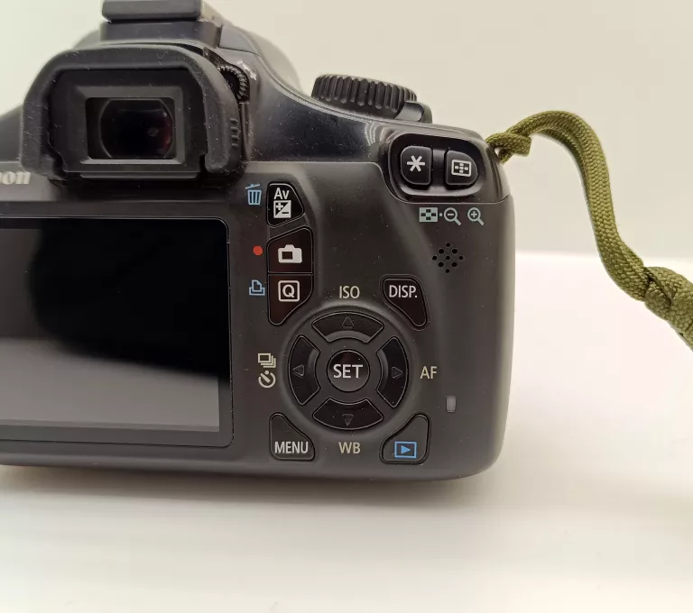 lustrzanka-canon-eos-1100d-korpus-obiektyw-efs-18-55-mm-model-canon-eos-1100d