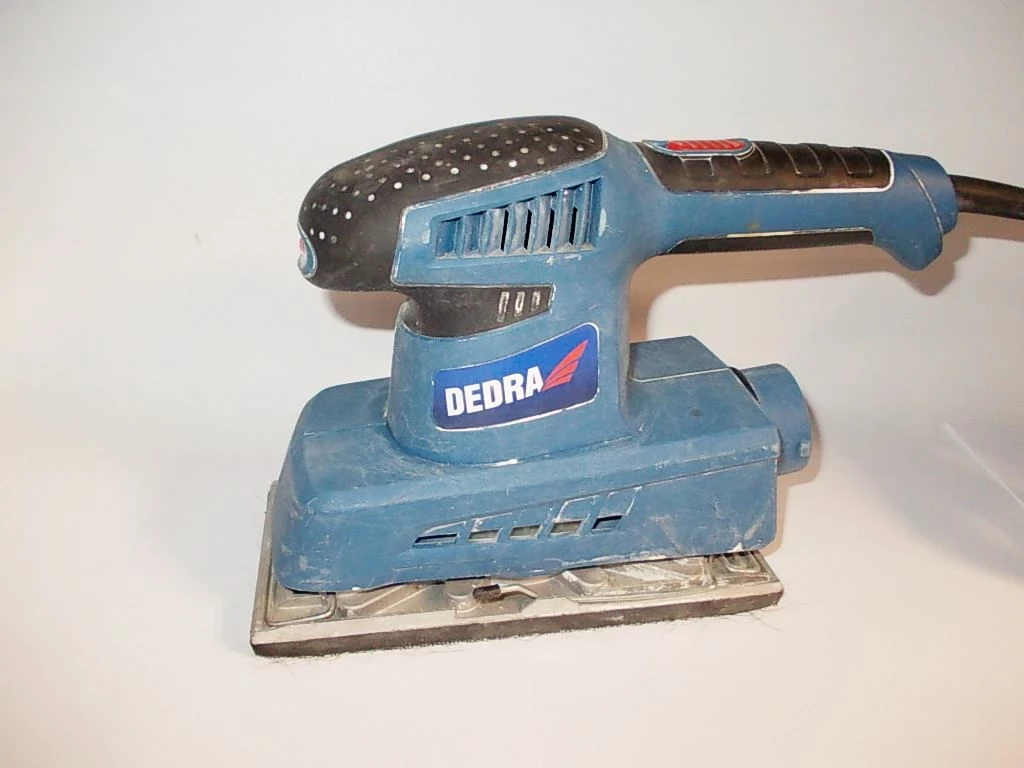 szlifierka-oscylacyjna-dedra-ded7943-240w-kaliska-13-turek