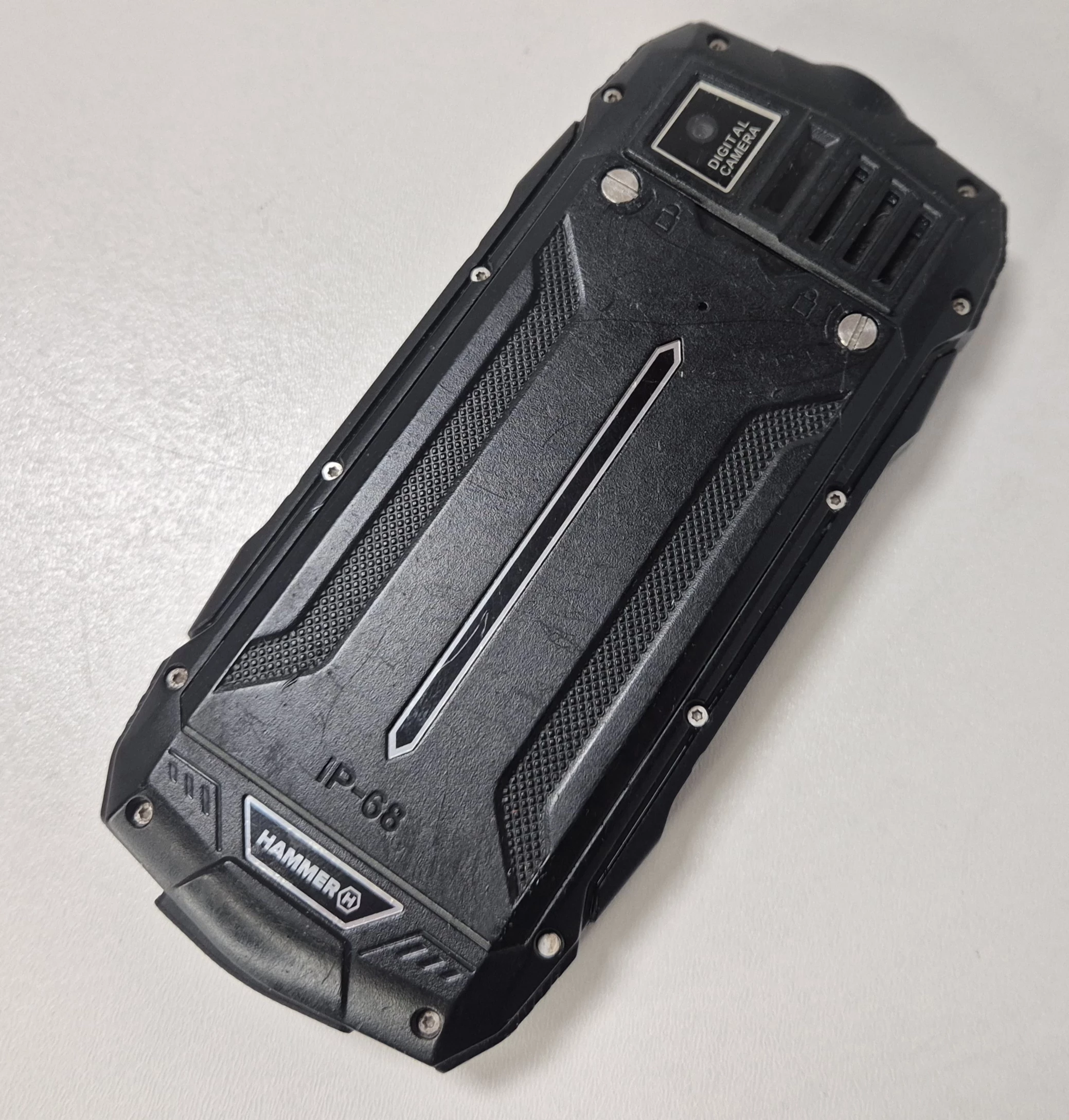 hammer-rock-64mb128mb-przekatna-ekranu-240