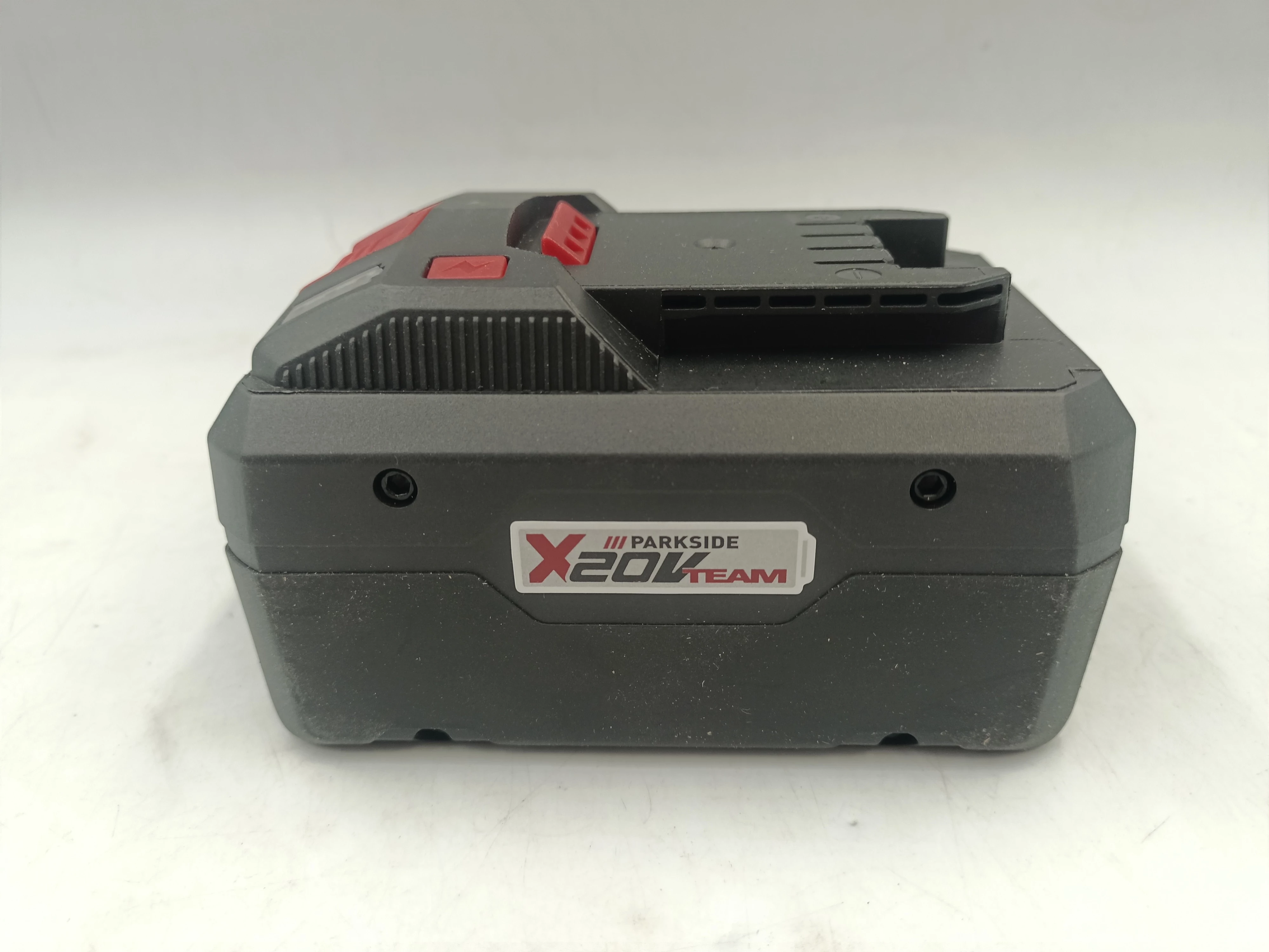 akumulator-parkside-20v-8ah-paps-208-a1-pudelko-pojemnosc-akumulatora-8