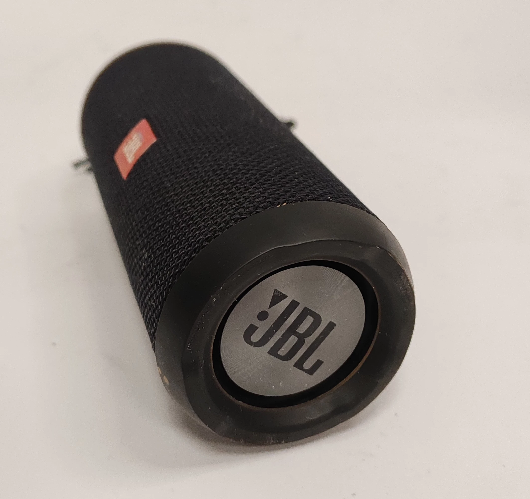 glosnik-przenosny-jbl-flip-3-zestaw-funkcje-221089-4