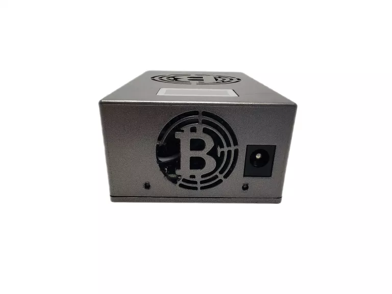 koparka-bitcoina-lucky-miner-lv06-liczba-zainstalowanych-kart-graficznych-1