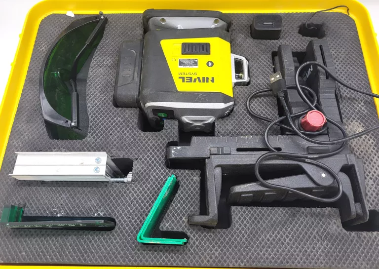 laser-krzyzowy-zielony-nivel-system-cl3g-zestaw-walizka-stan-11323-2