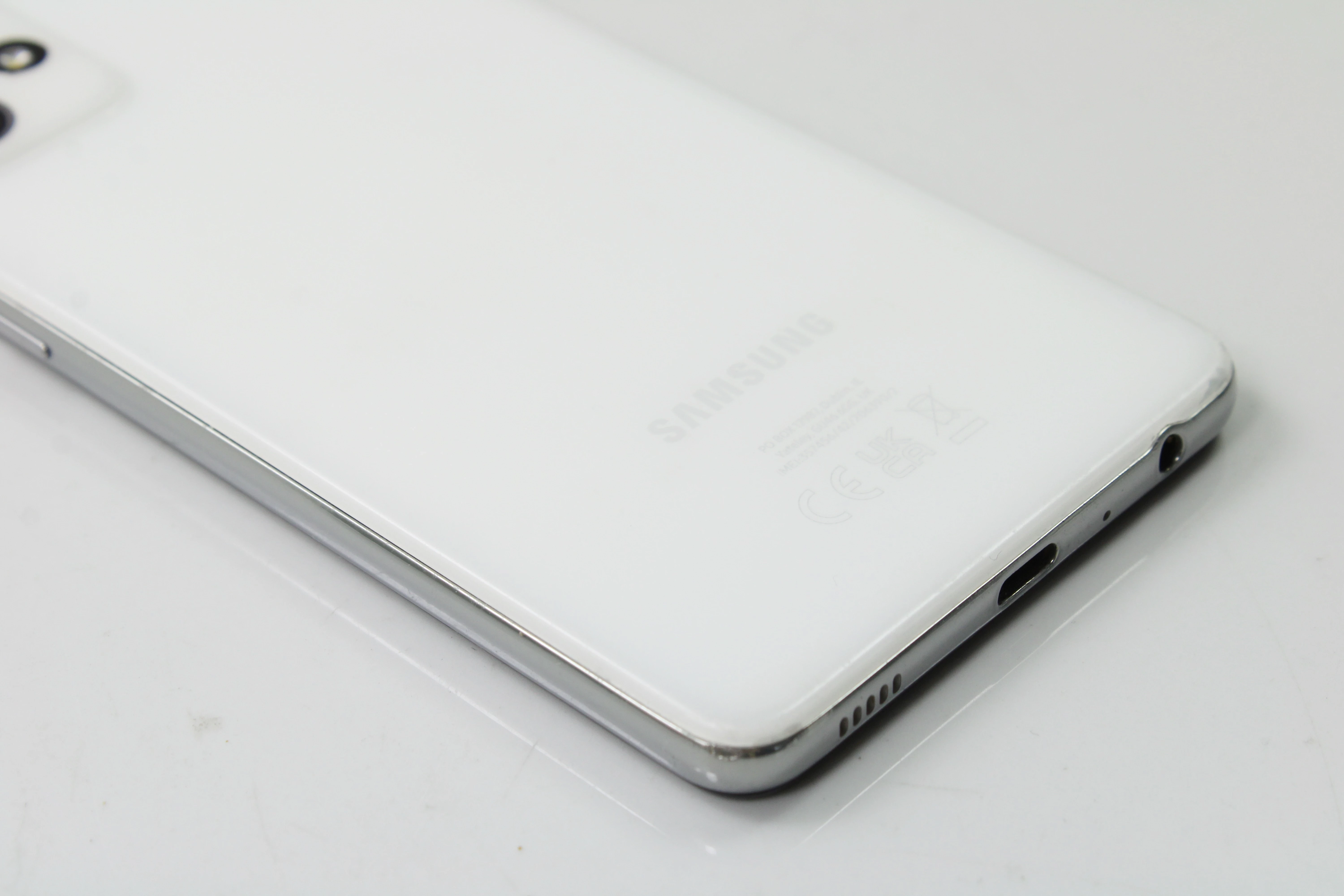 telefon-samsung-galaxy-a52s-przekatna-ekranu-650