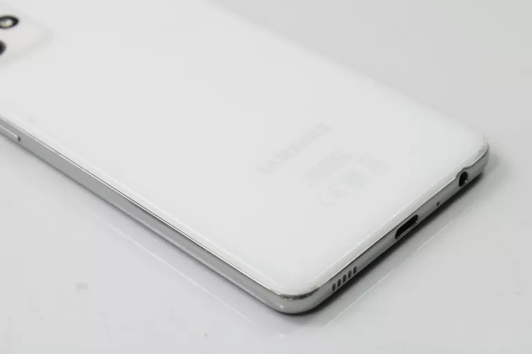 telefon-samsung-galaxy-a52s-przekatna-ekranu-650