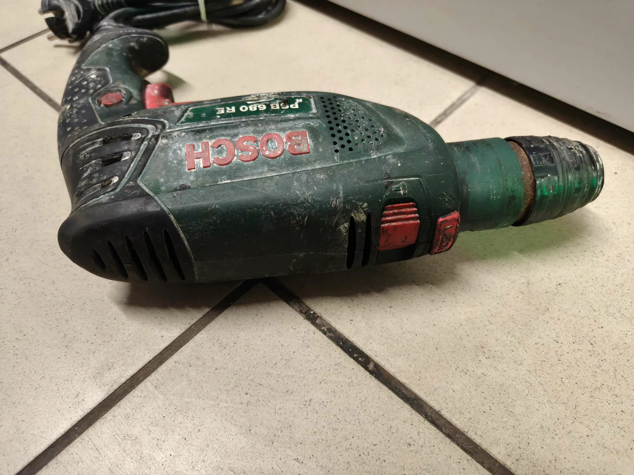 wiertarka-bosh-psb-680-re-waga-wiertarki-250