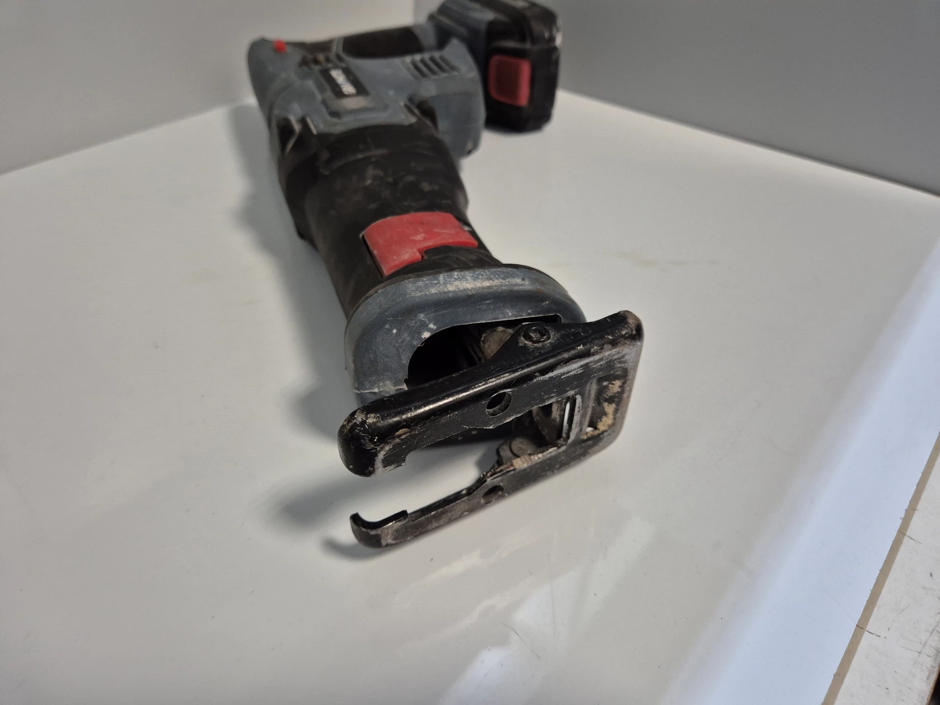 pilarka-szablowa-graphite-energy-58g017-pila-szablasta-aku-rodzaj-228781-335389