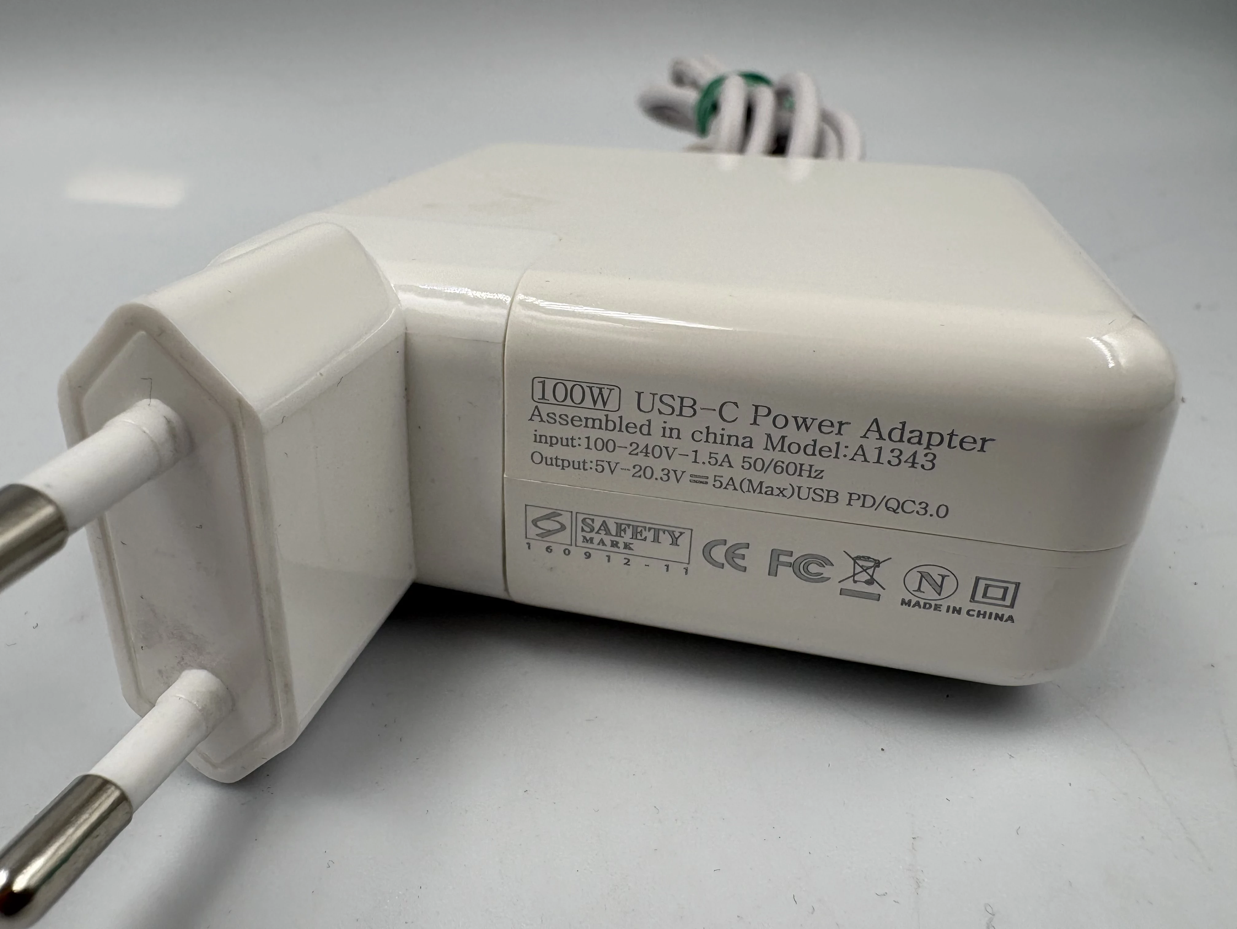 ladowarka-100w-usb-c-kabel-stan-11323-2