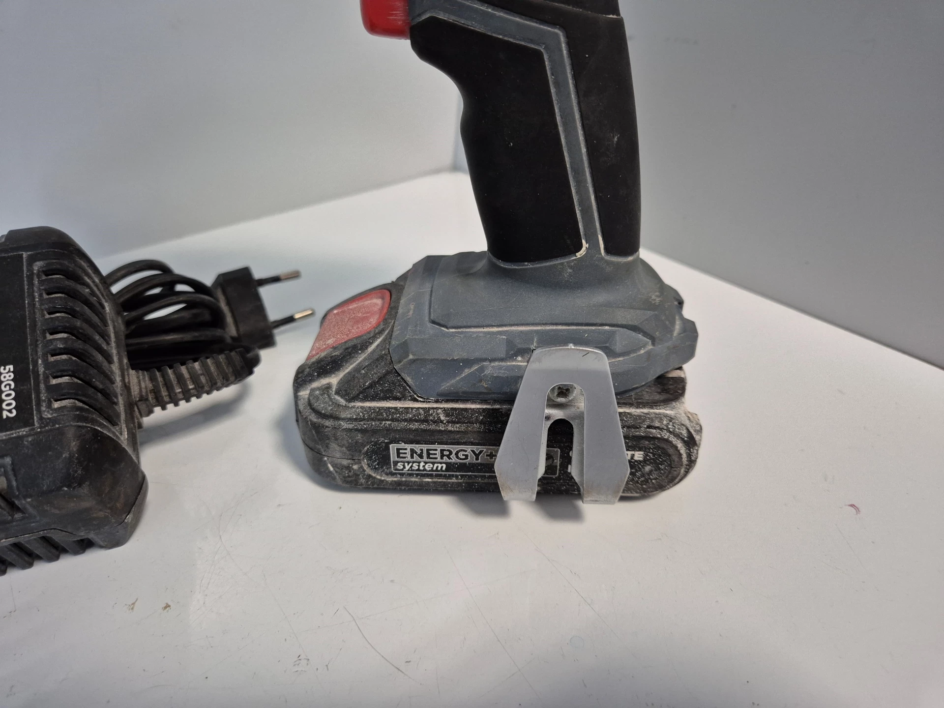 graphite-energy-zakretarka-akumulatorowa-58g012-akumulator-ladowarka-rodzaj-silnika-204657-221321