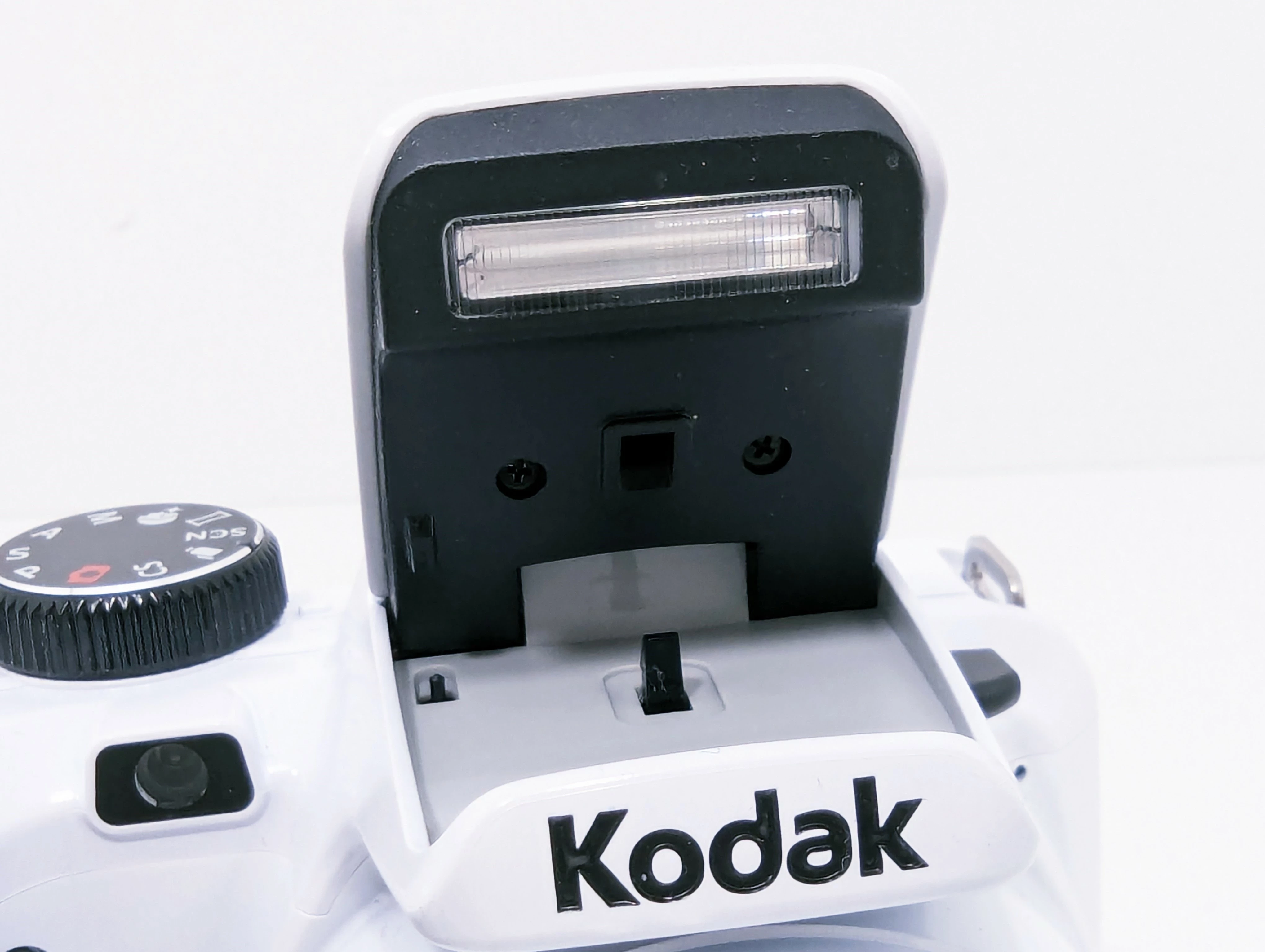 aparat-kodak-pixpro-az422-rozdzielczosc-2000