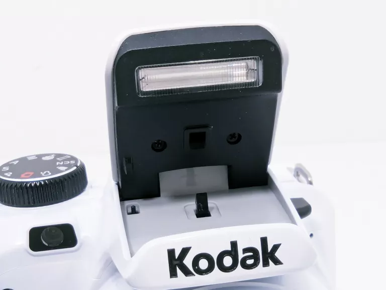 aparat-kodak-pixpro-az422-rozdzielczosc-2000