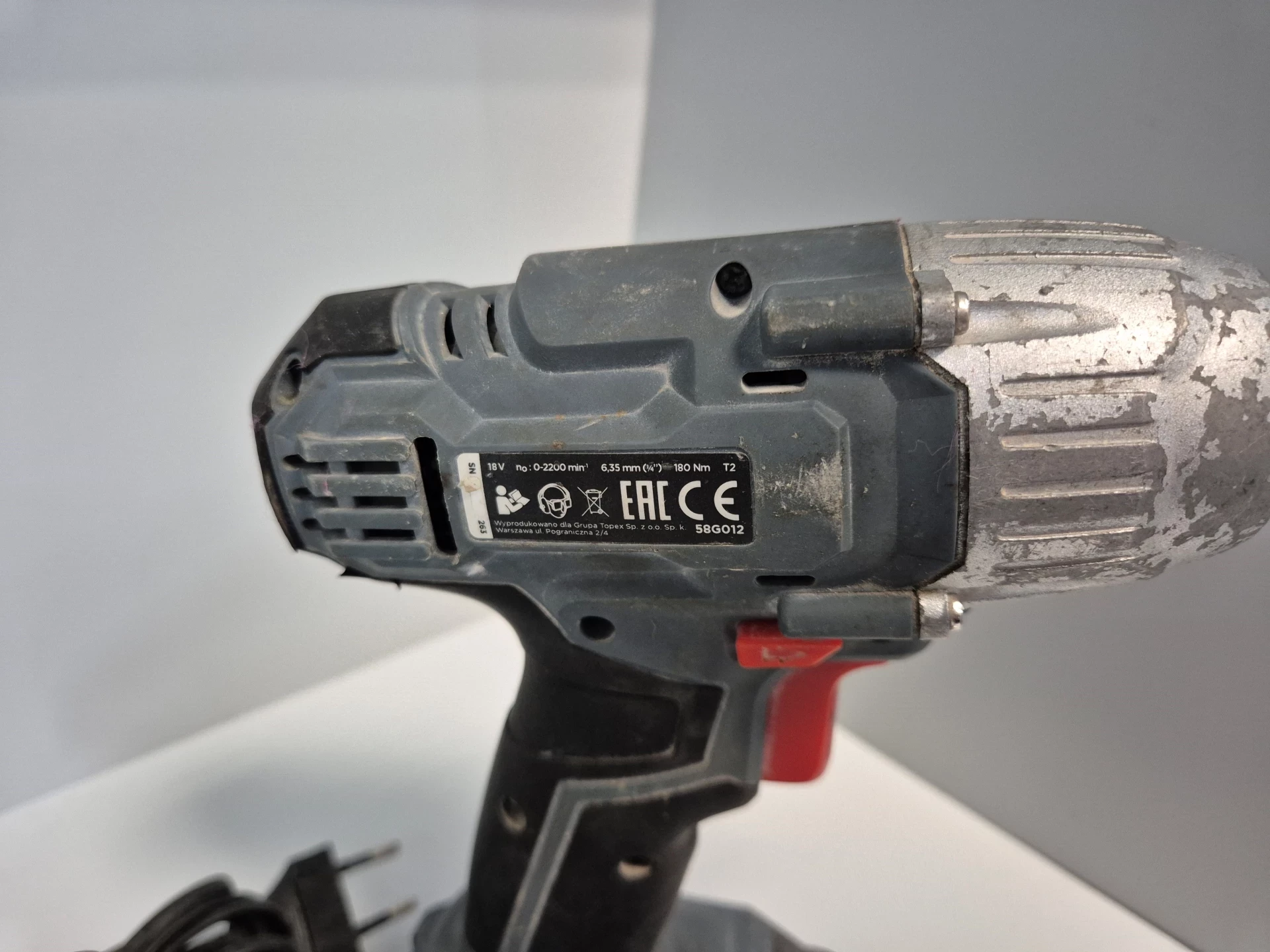 graphite-energy-zakretarka-akumulatorowa-58g012-akumulator-ladowarka-zasilanie-209202-1769478