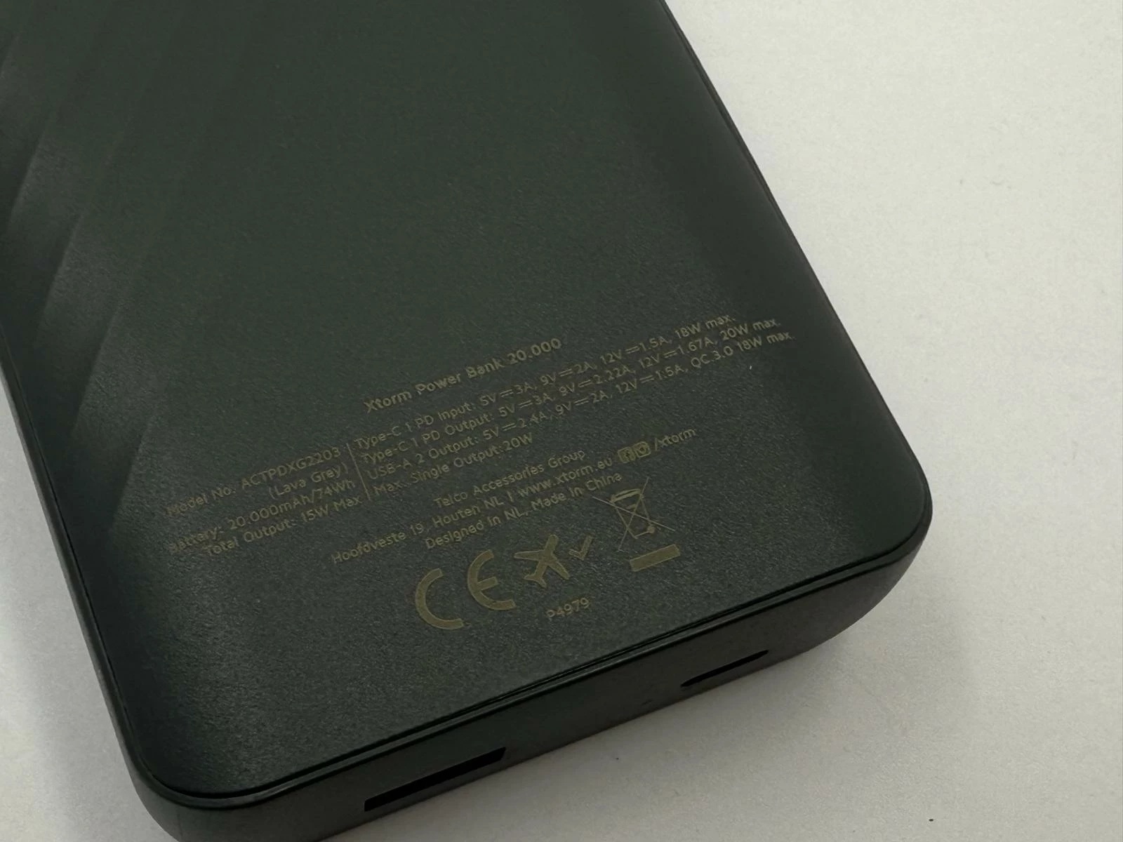 powerbank-xtorm-20000-mah-6x-fast-charges-pojemnosc-akumulatora-20000