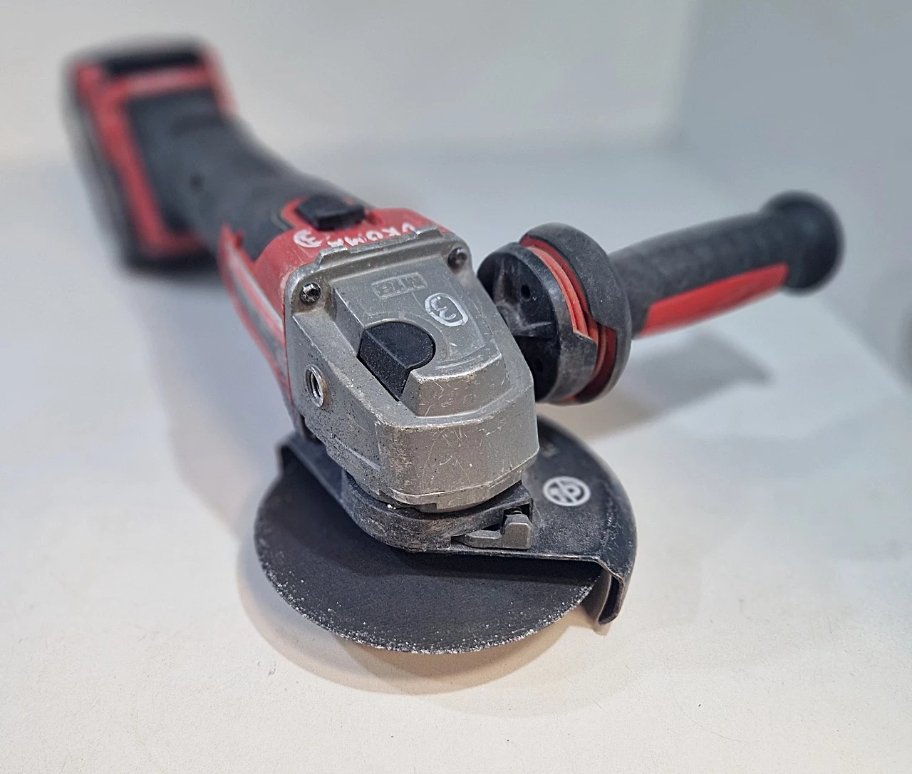 szlifierka-milwaukee-fsag125x-bateria-5ah-kod-producenta-4933478428