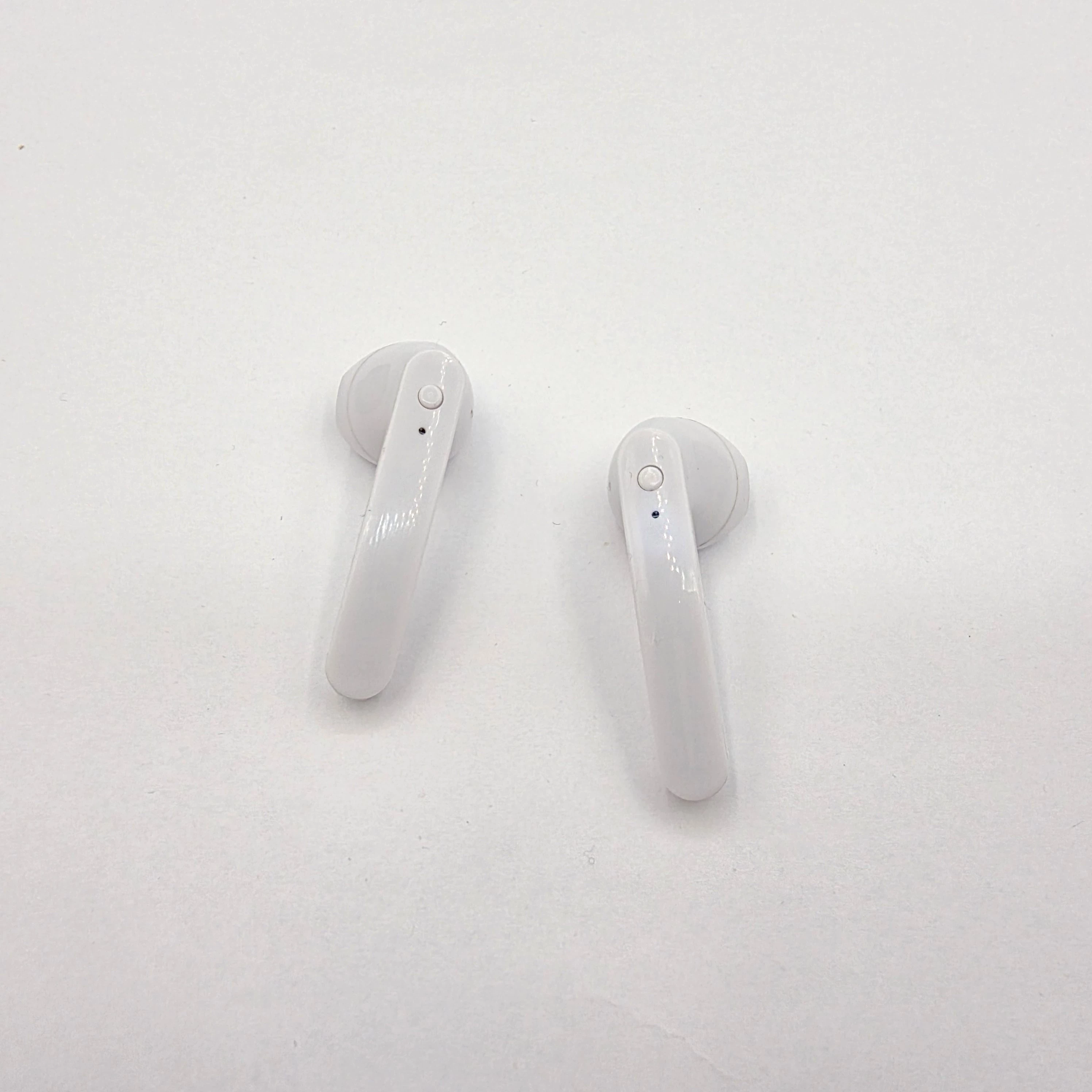 bezprzewodowe-biale-sluchawki-tws-kolor-dominujacy-129357-2