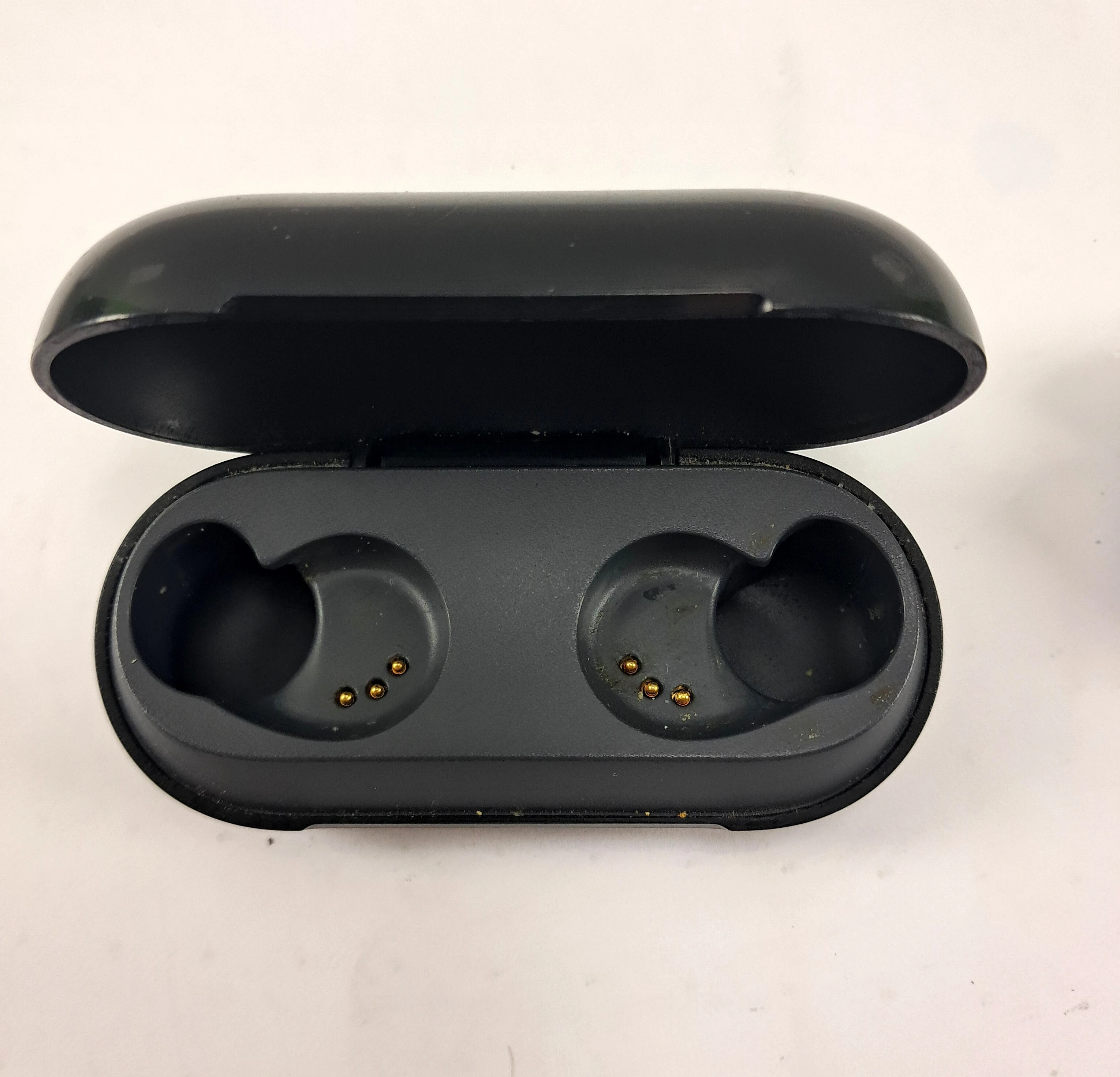 sluchawki-sony-wf-c700n-kolor-dominujacy-129357-3