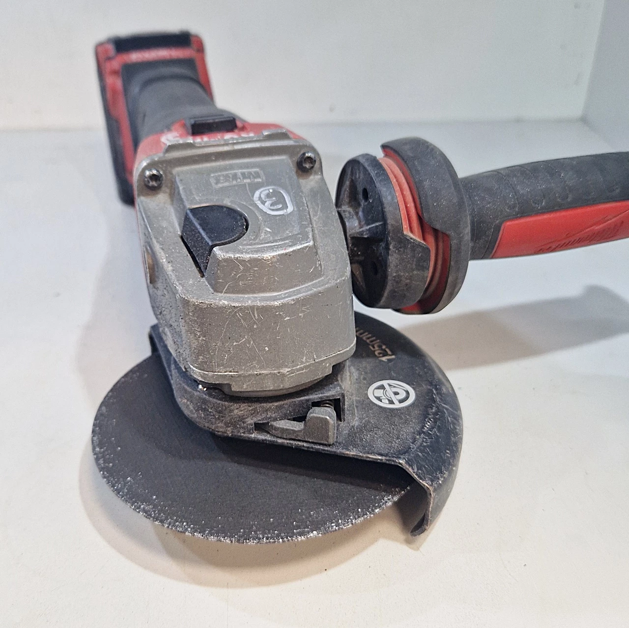 szlifierka-milwaukee-fsag125x-bateria-5ah-marka-248811-951033