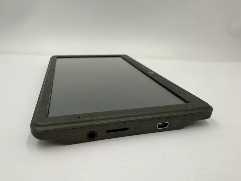 nawigacja-samochodowa-navitel-e700-europa-komplet-przekatna-ekranu-700