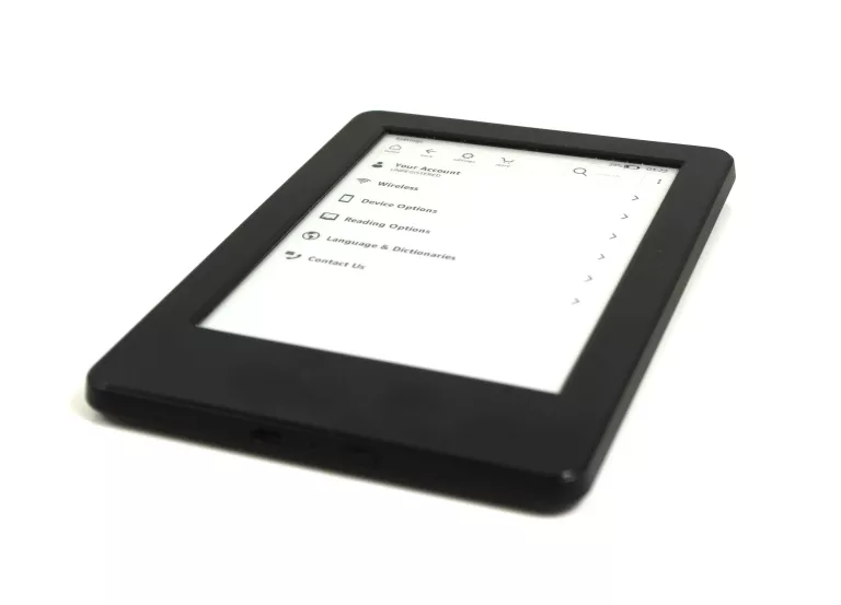 czytnik-ebookow-amazon-kindle-7-gen-etui-przekatna-ekranu-600