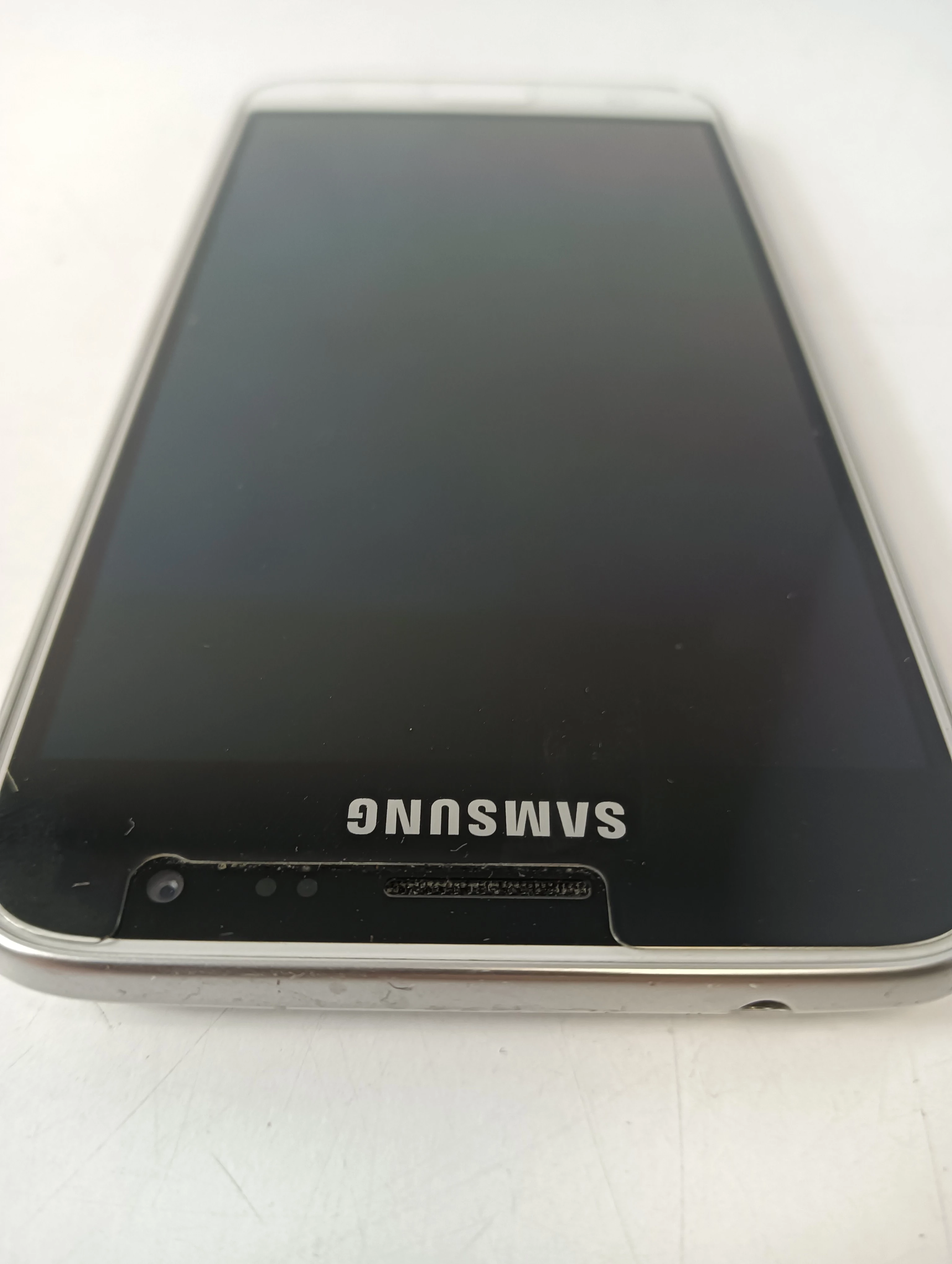 telefon-samsung-galaxy-j3-216-gb-stan-11323-2