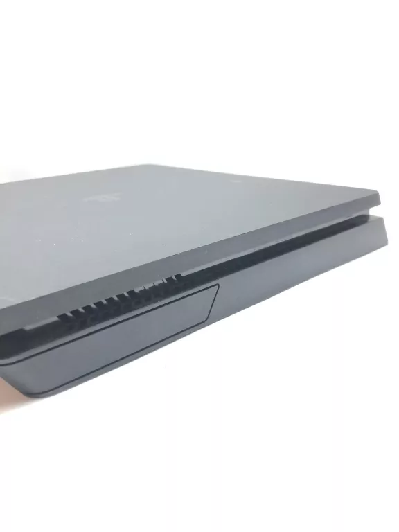 konsola-ps4-1tb-pad-wersja-130590-3