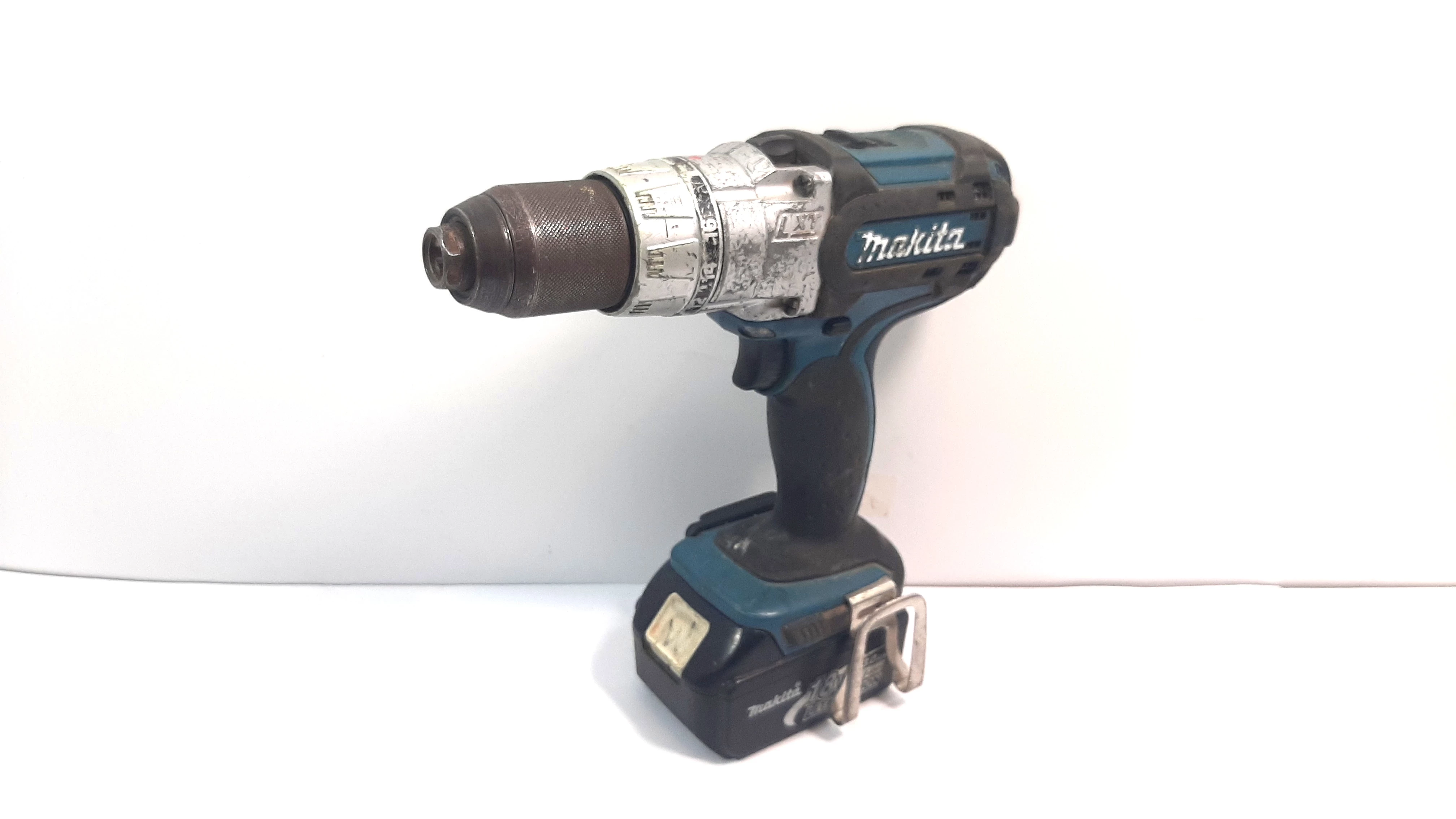 wkretarka-makita-bhp-454-ladowarka-makita-dc18rc-armii-krajowej-1a-goldap