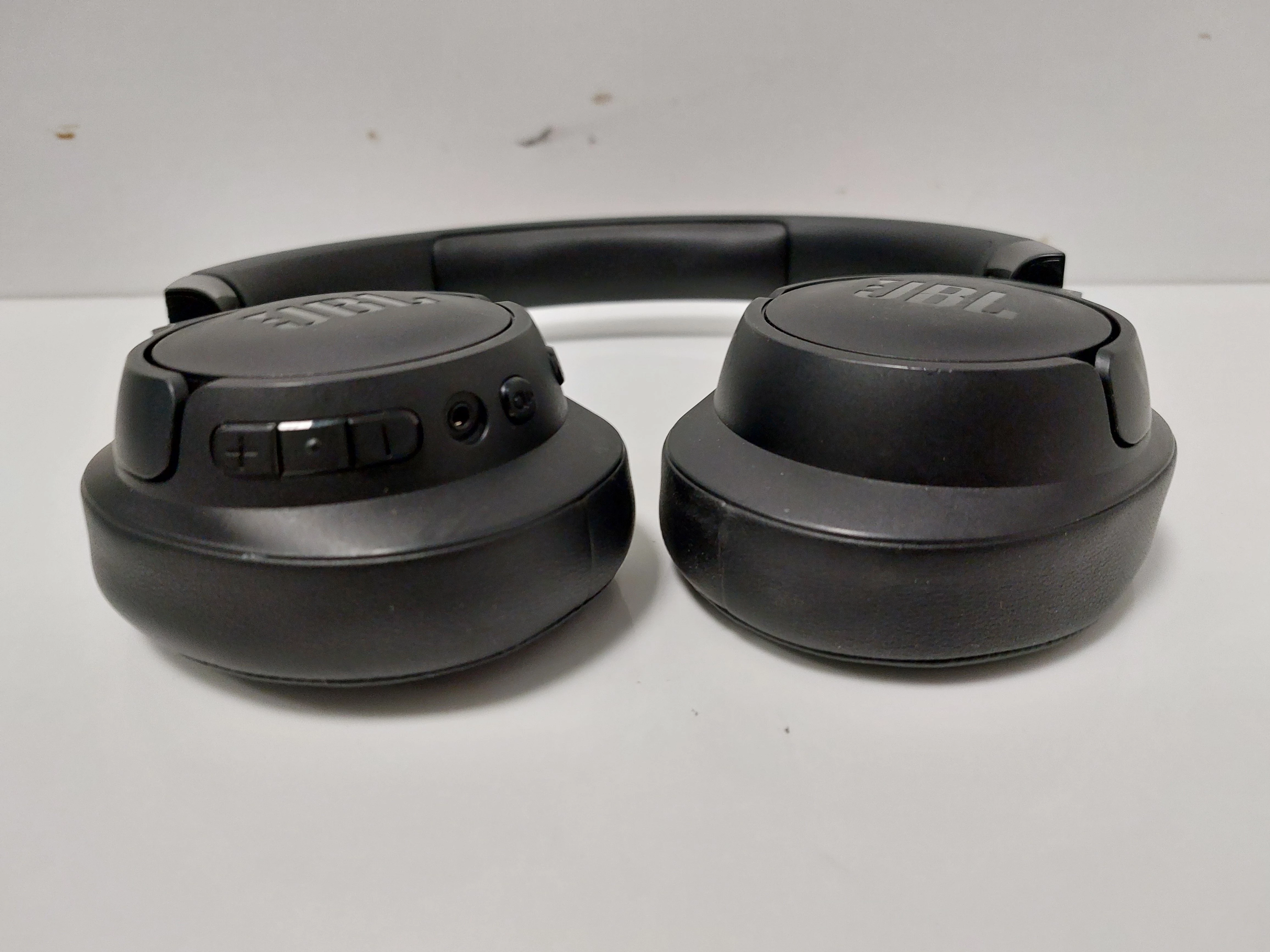 sluchawki-bezprzewodowe-nauszne-jbl-tune-770nc-czarny-ean-gtin-6925281974526