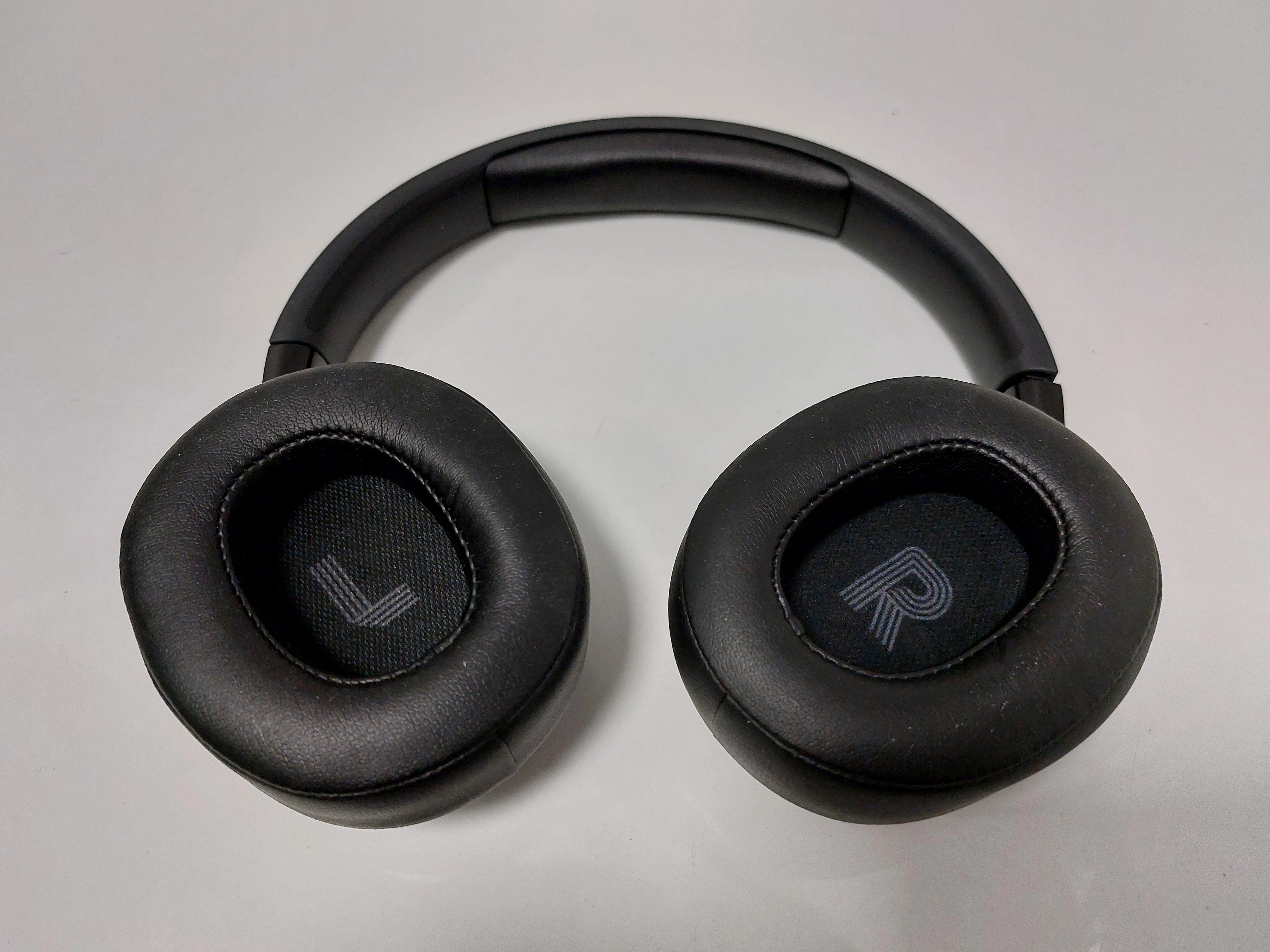 sluchawki-bezprzewodowe-nauszne-jbl-tune-770nc-czarny-kod-producenta-t770ncblk