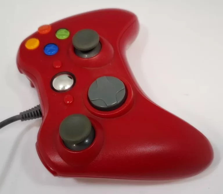 czerwony-pad-przewodowy-do-xbox-360-sposob-podlaczenia-210654-1