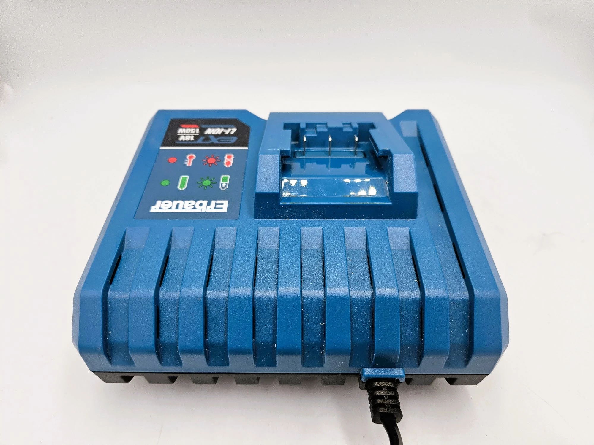 ladowarka-erbauer-erb1101chr-ext-18v-li-ion-marka-248811-950358