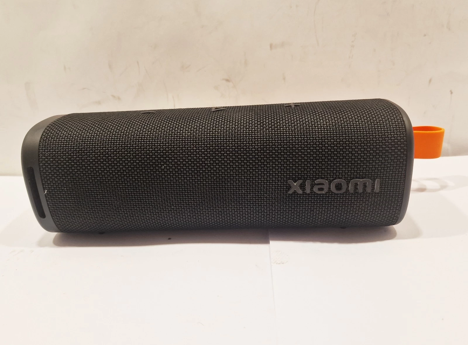 glosnik-bezprzewodowy-xiaomi-sound-outdoor-czarny-30w-bluetooth-ip67-obroncow-pokoju-3-gubin