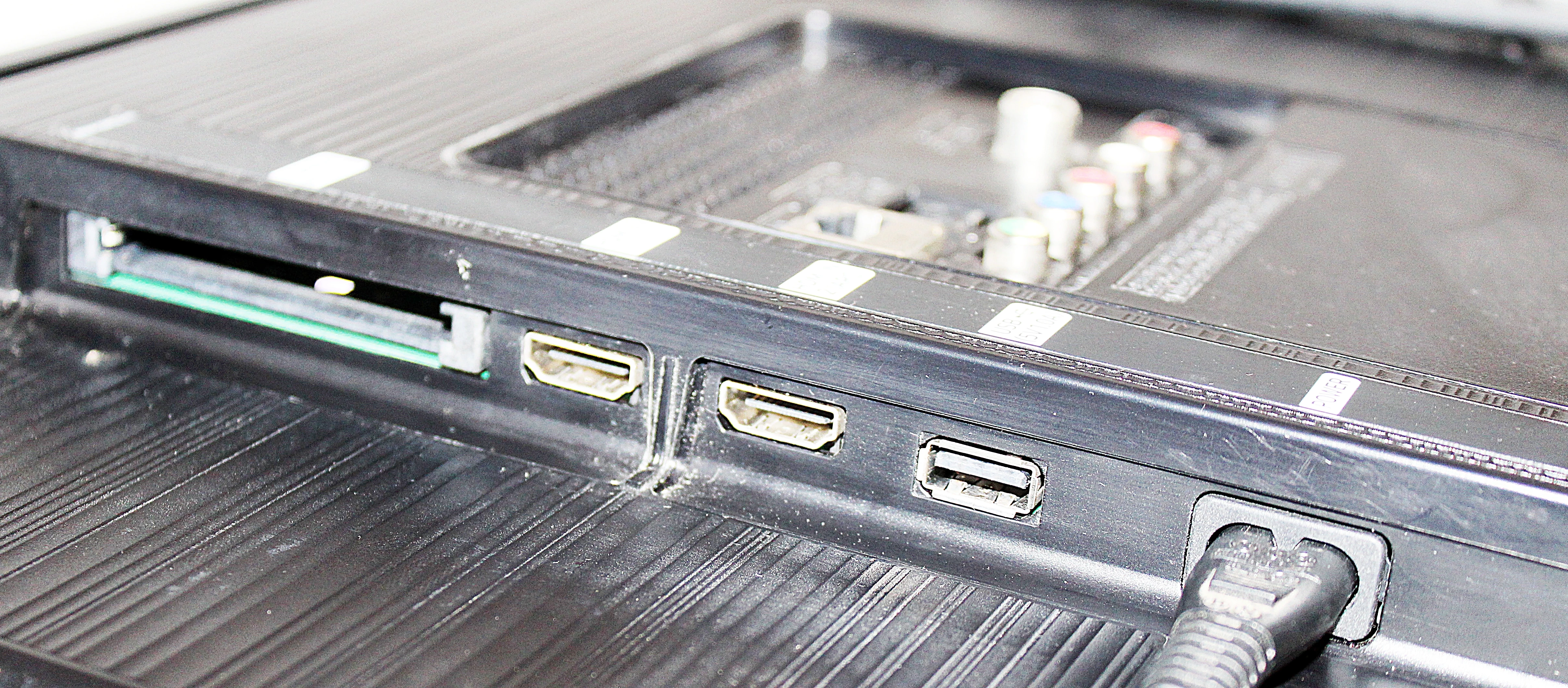 telewizor-samsung-32-full-hd-50-hz-1920x1080-ue32t5305-xxc-przekatna-ekranu-8000