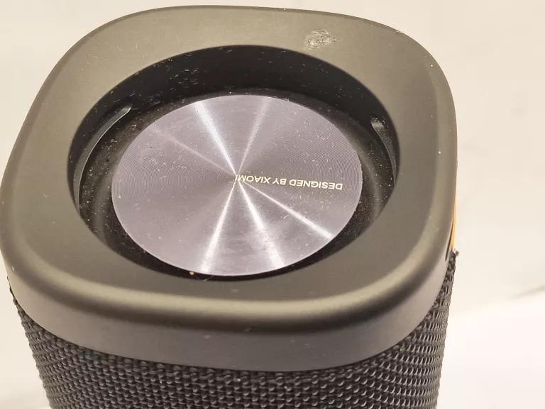 glosnik-bezprzewodowy-xiaomi-sound-outdoor-czarny-30w-bluetooth-ip67-funkcje-221089-4