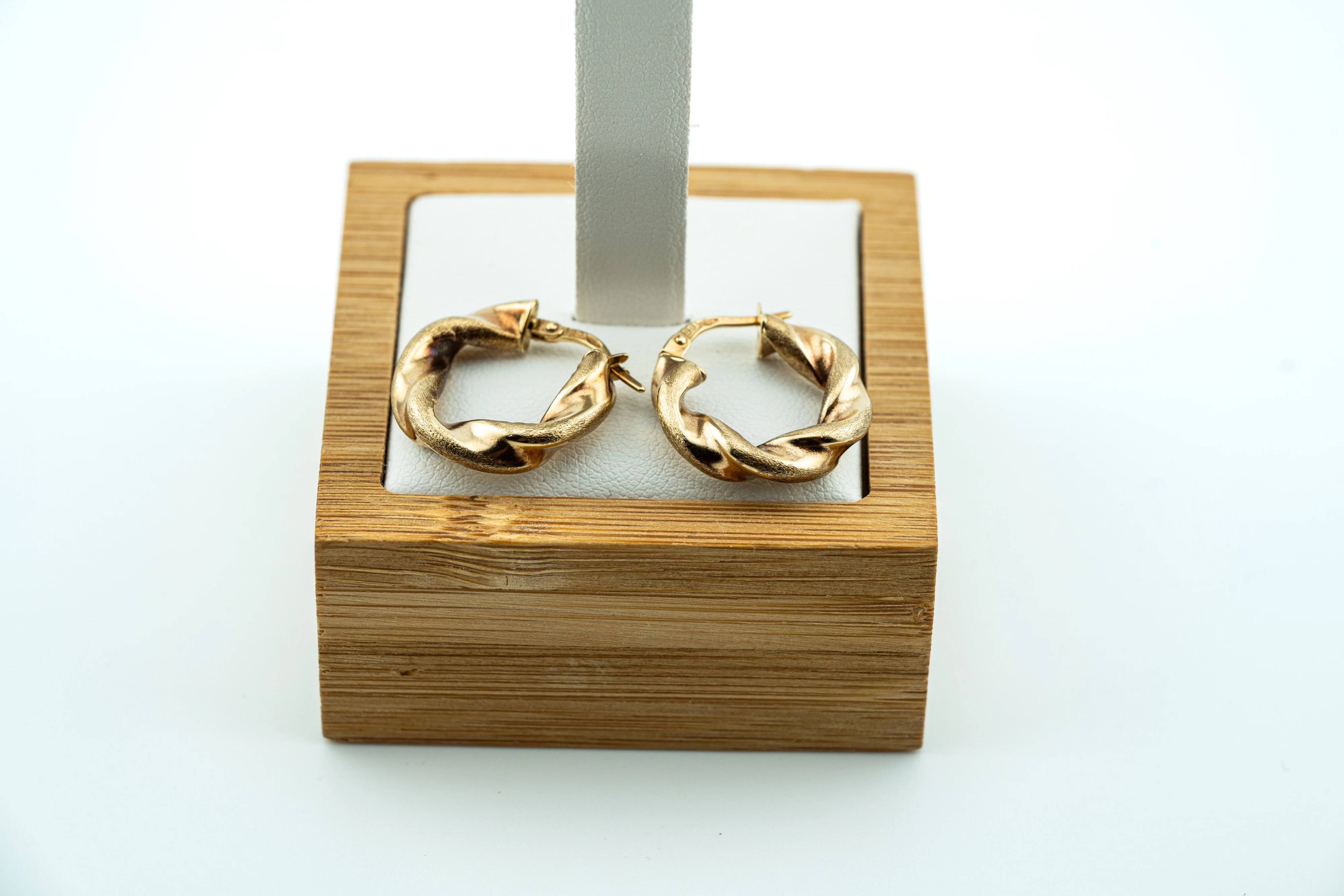 zb519-ciekawe-kolczyki-solidne-krecone-kola-z-zoltego-zlota-375-20mm-material-15835-2