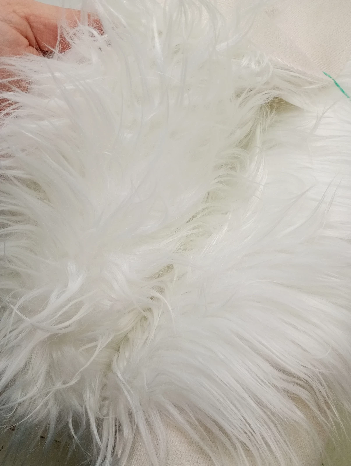 dywan-futerko-biale-sinsay-60x180cm-stan-11323-1