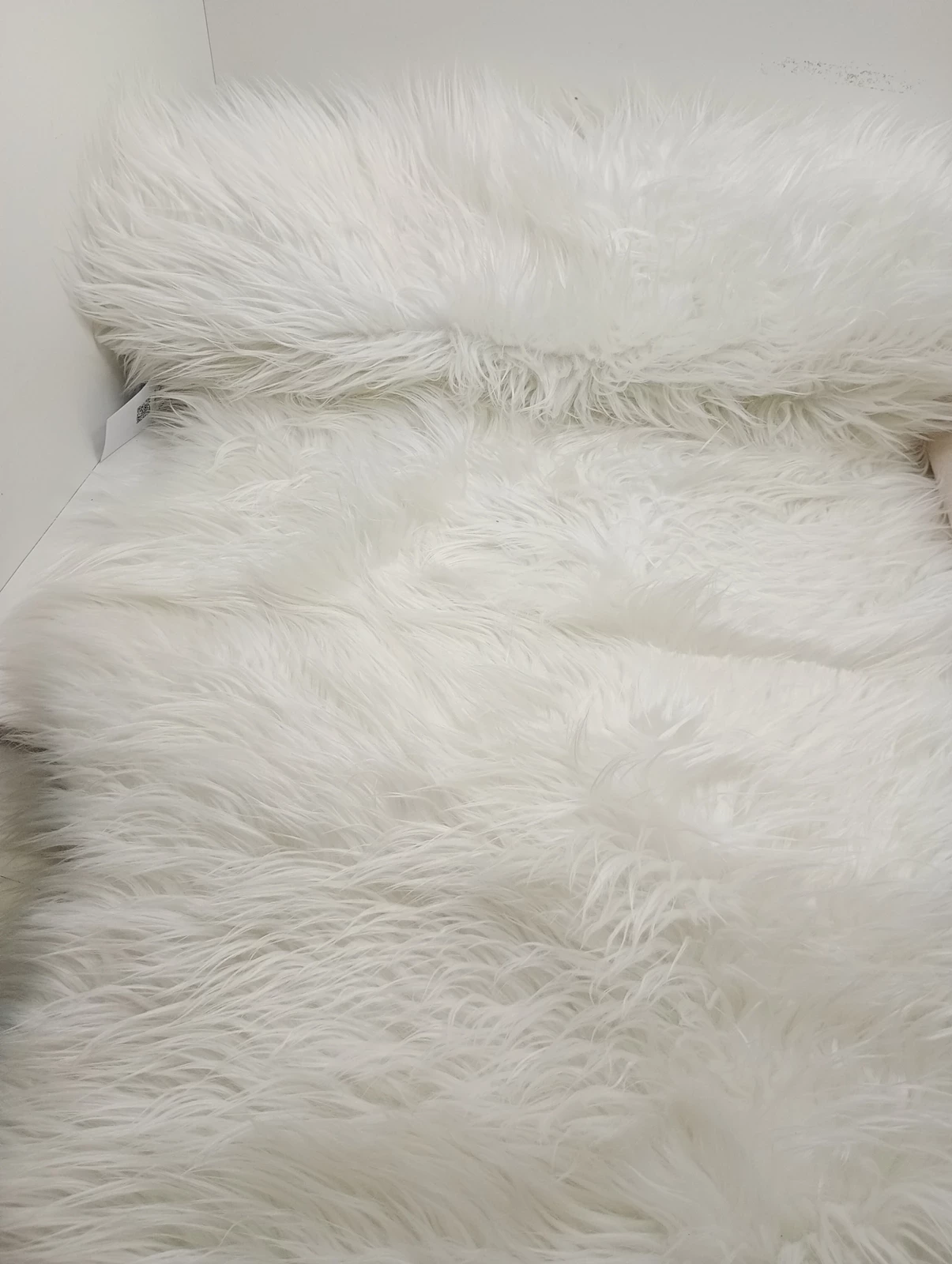 dywan-futerko-biale-sinsay-60x180cm-dlugosc-180